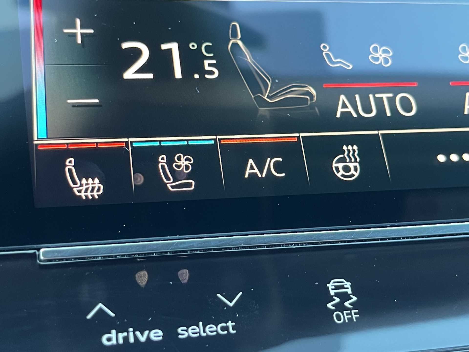 AUDI RSQ8 performance quattro*Standheizung, AHK, Panodach, (5-Jahre Garantie)-image-20