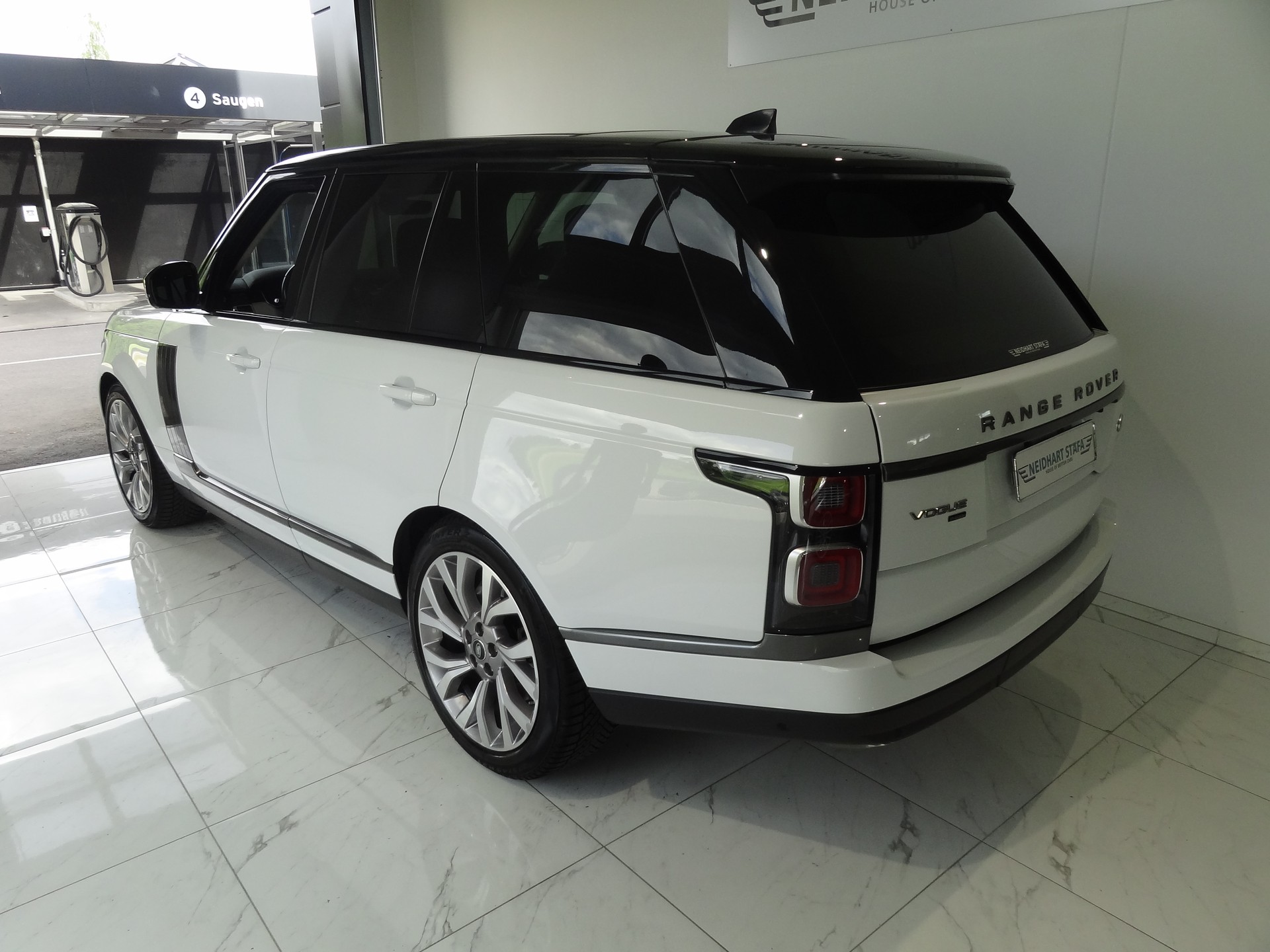 LAND ROVER Range Rover 2.0 Si4 P400e PHEV Vogue Automatic-image-3