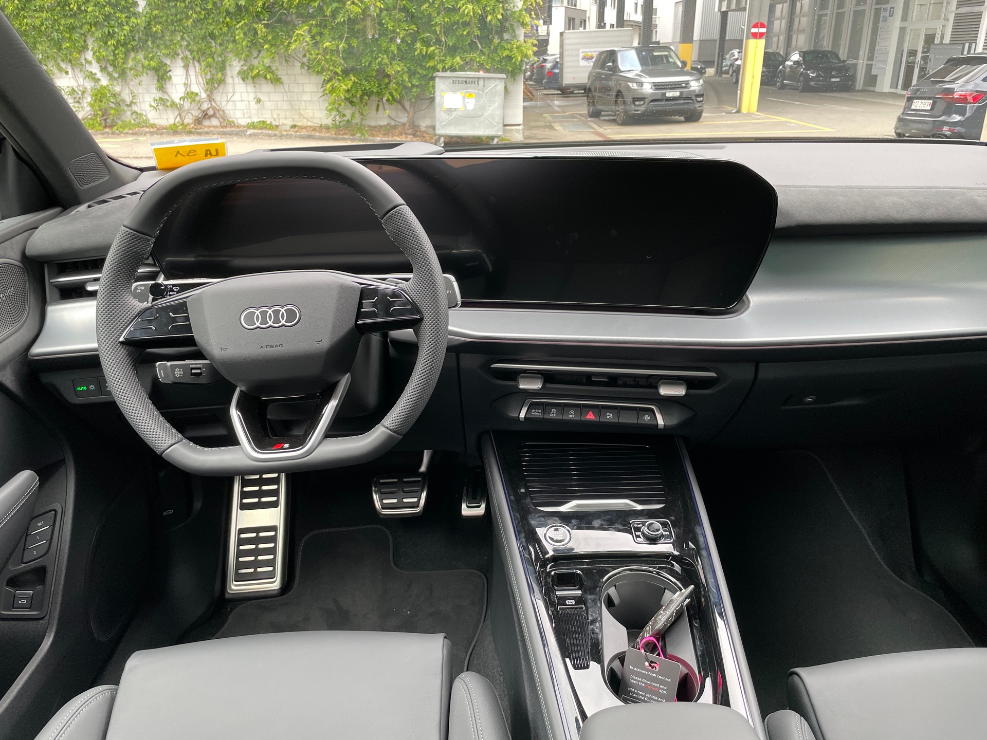 AUDI Q3 SUV TFSI quattro 150 kW S tronic S-Line-image-17