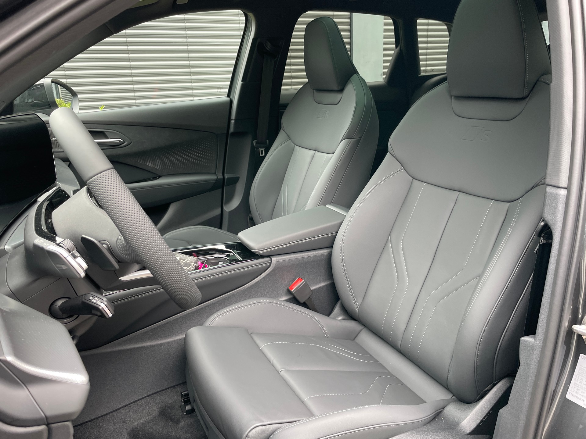 AUDI Q3 SUV TFSI quattro 150 kW S tronic S-Line-image-12