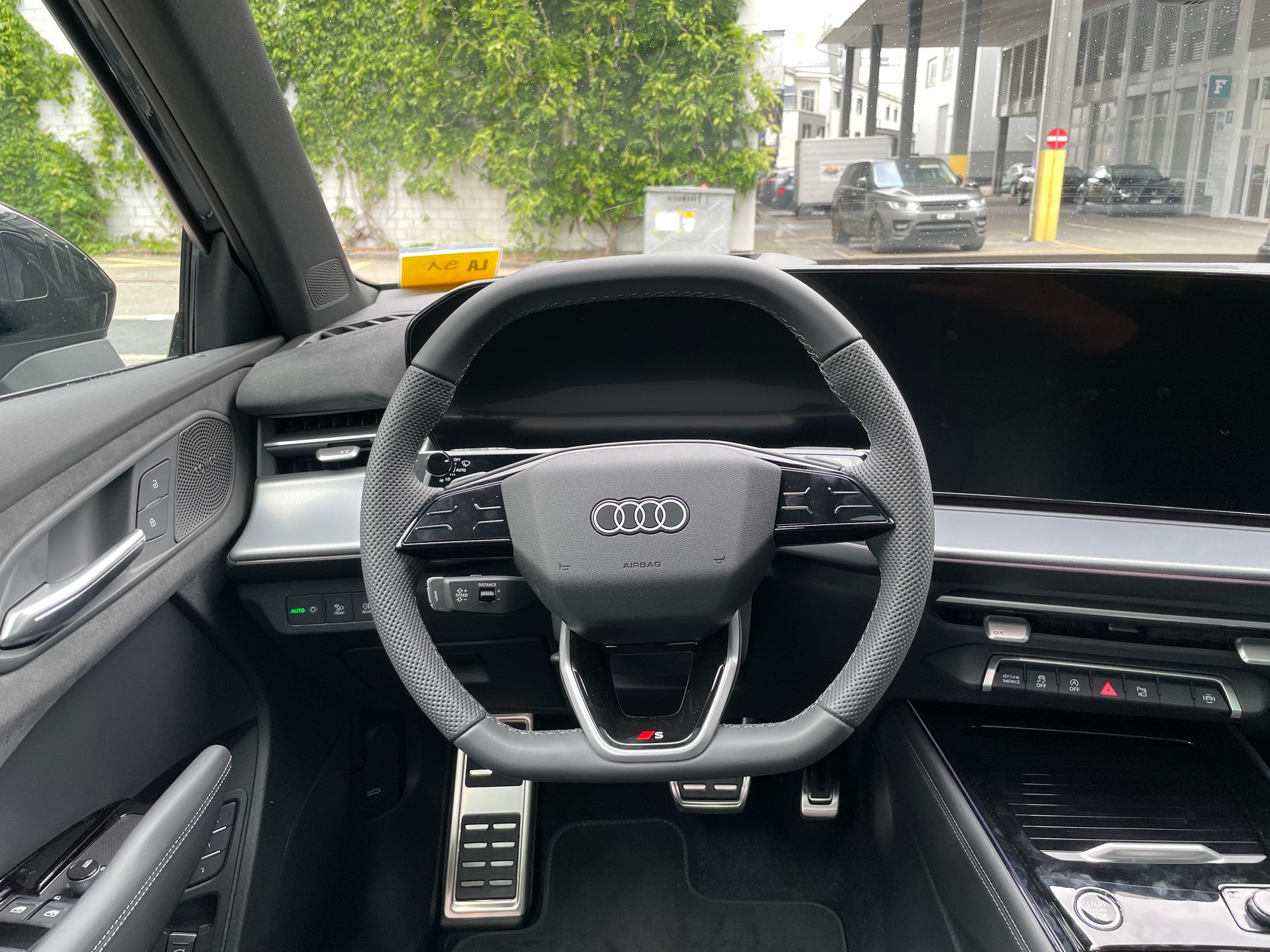 AUDI Q3 SUV TFSI quattro 150 kW S tronic S-Line-image-20