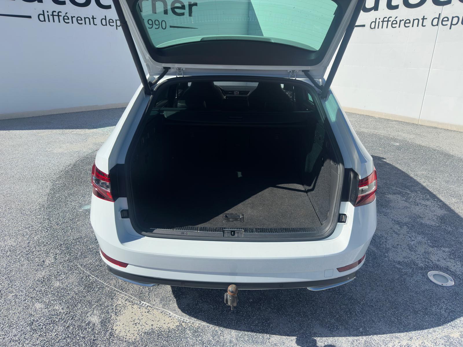 SKODA Superb Combi 2.0 TDi SportLine+ 4x4 DSG-image-5