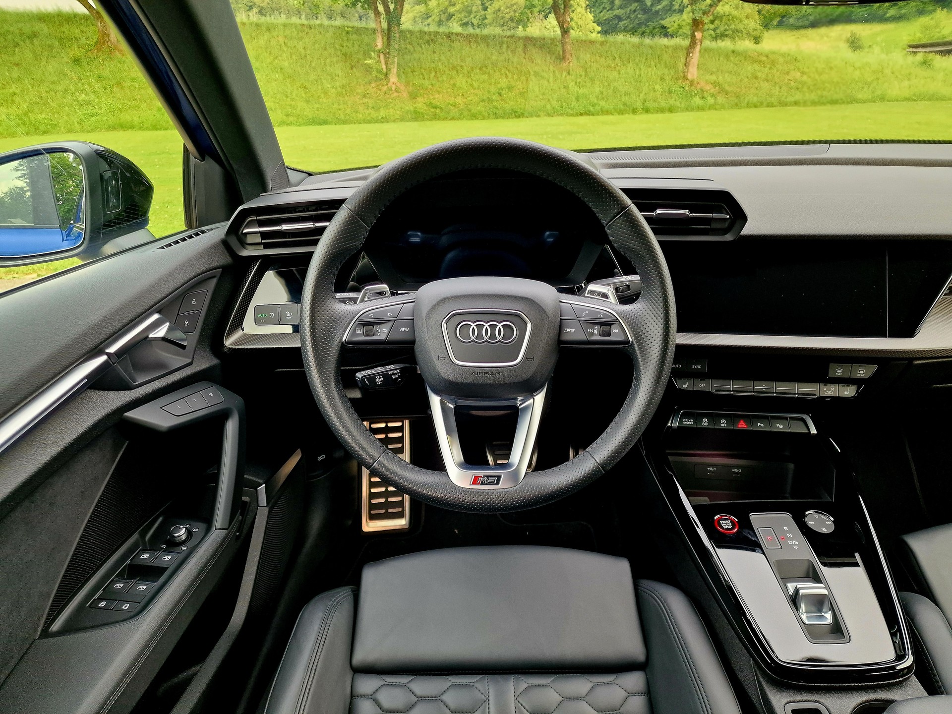 AUDI RS3 Sportback | Nogaroblau Perleffekt | CH-Fahrzeug mit Garantie-image-12