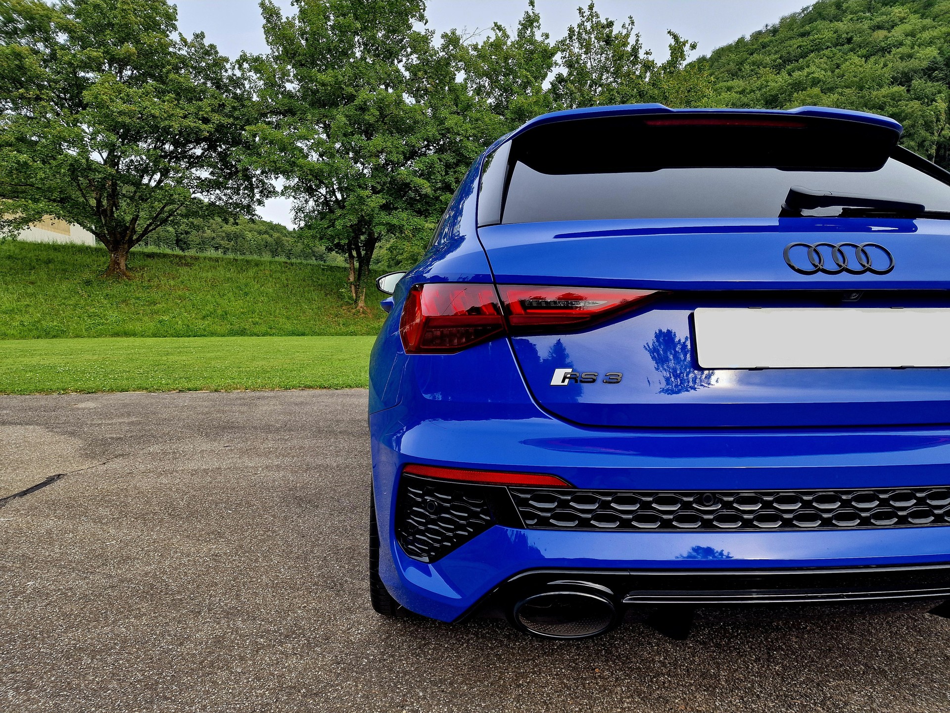 AUDI RS3 Sportback | Nogaroblau Perleffekt | CH-Fahrzeug mit Garantie-image-5