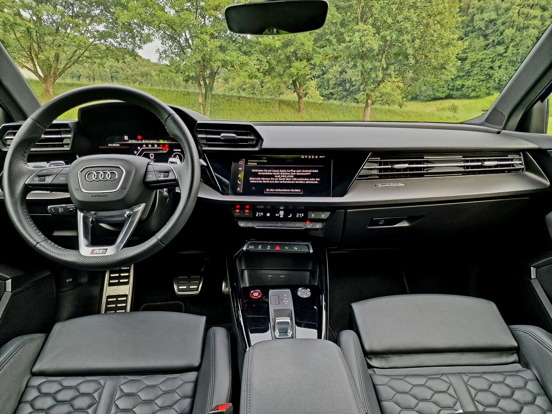 AUDI RS3 8Y | Nogaroblau (Audi Exclusive) | CH-Fahrzeug mit Herstellergarantie & Top-Ausstattung | 8-fach bereift | Leasing möglich-image-7