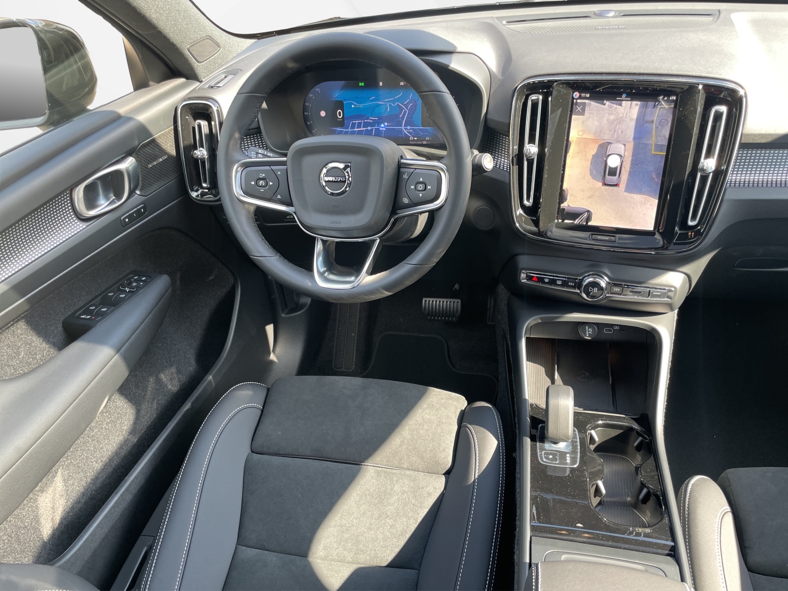 VOLVO EX40 Twin Performance Ultra AWD-image-12