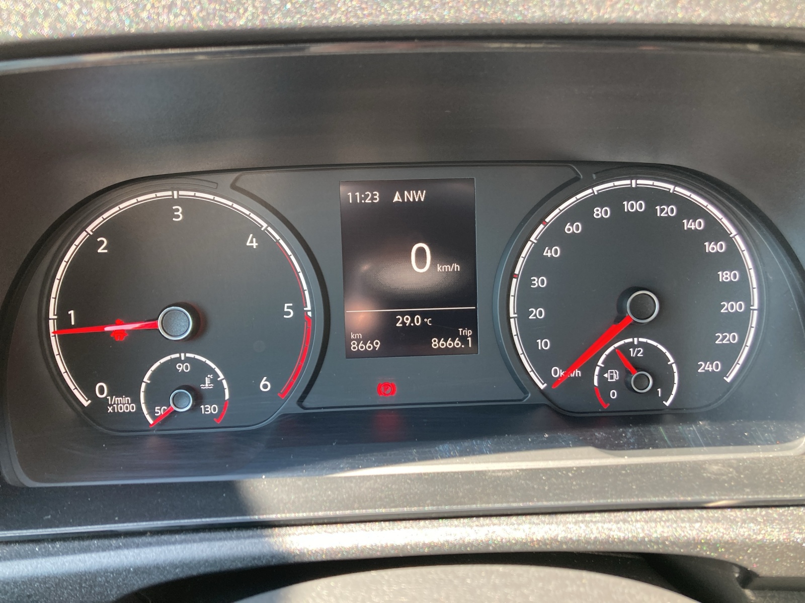 VW Caddy Cargo 2.0TDI 4Motion-image-14