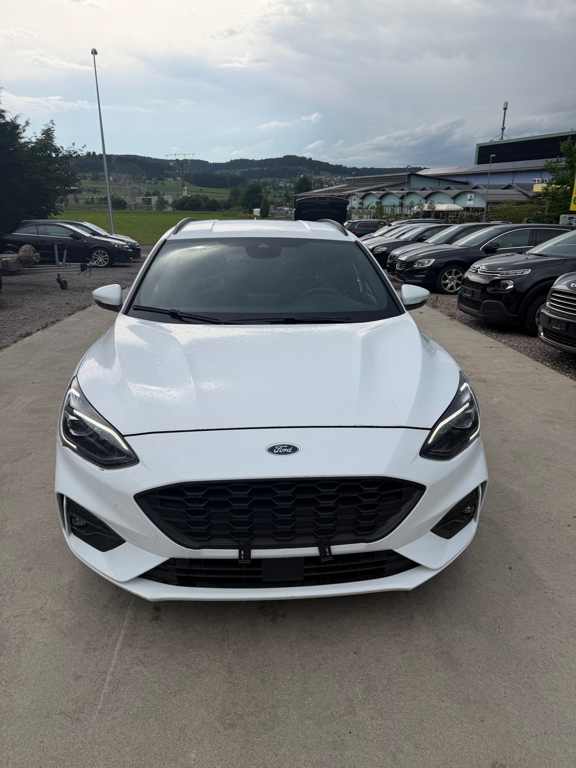 FORD Focus 1.0 SCTi Trend-image-1