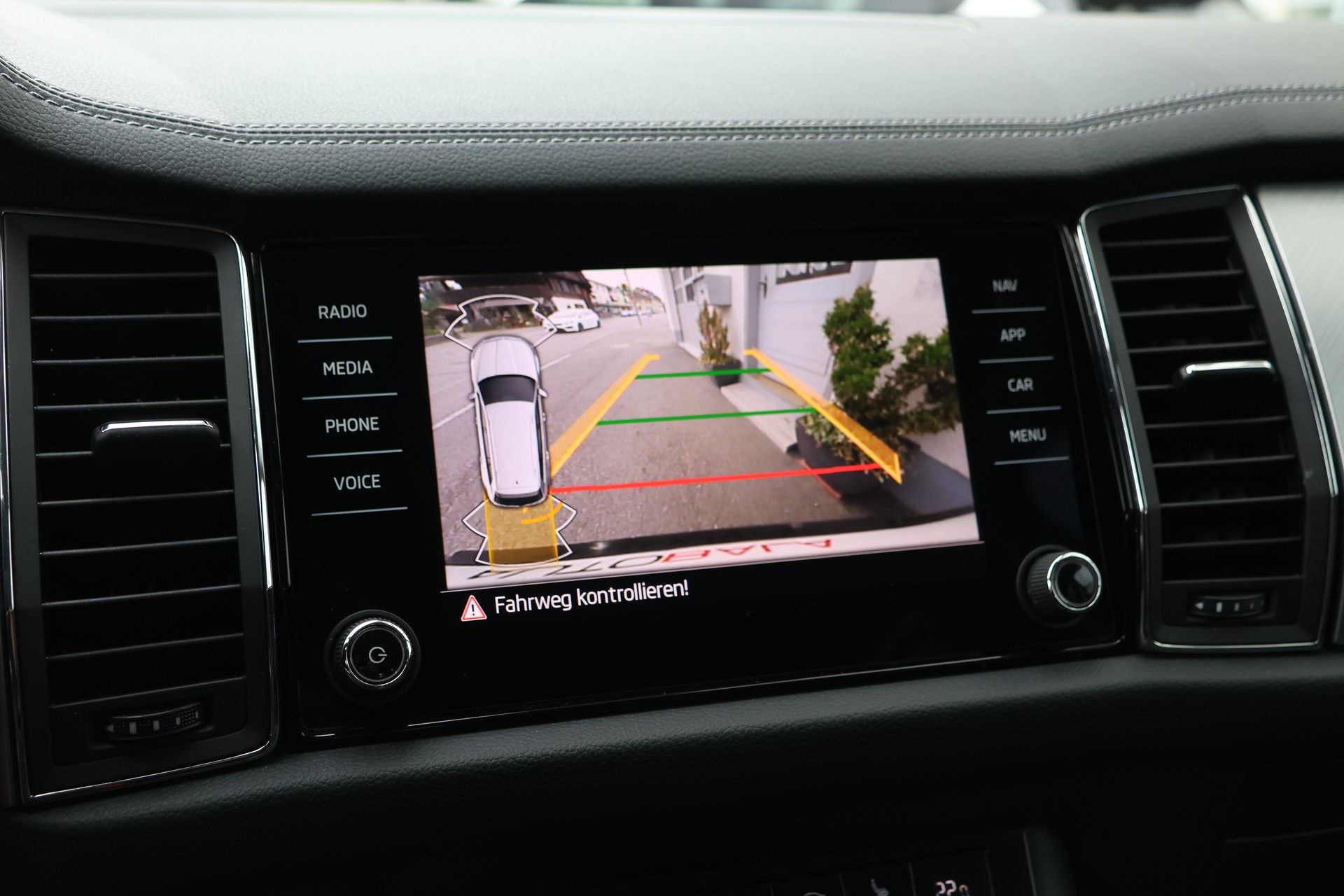SKODA Kodiaq 2.0 TDI CR Ambition 4x4 DSG (CH)-image-20