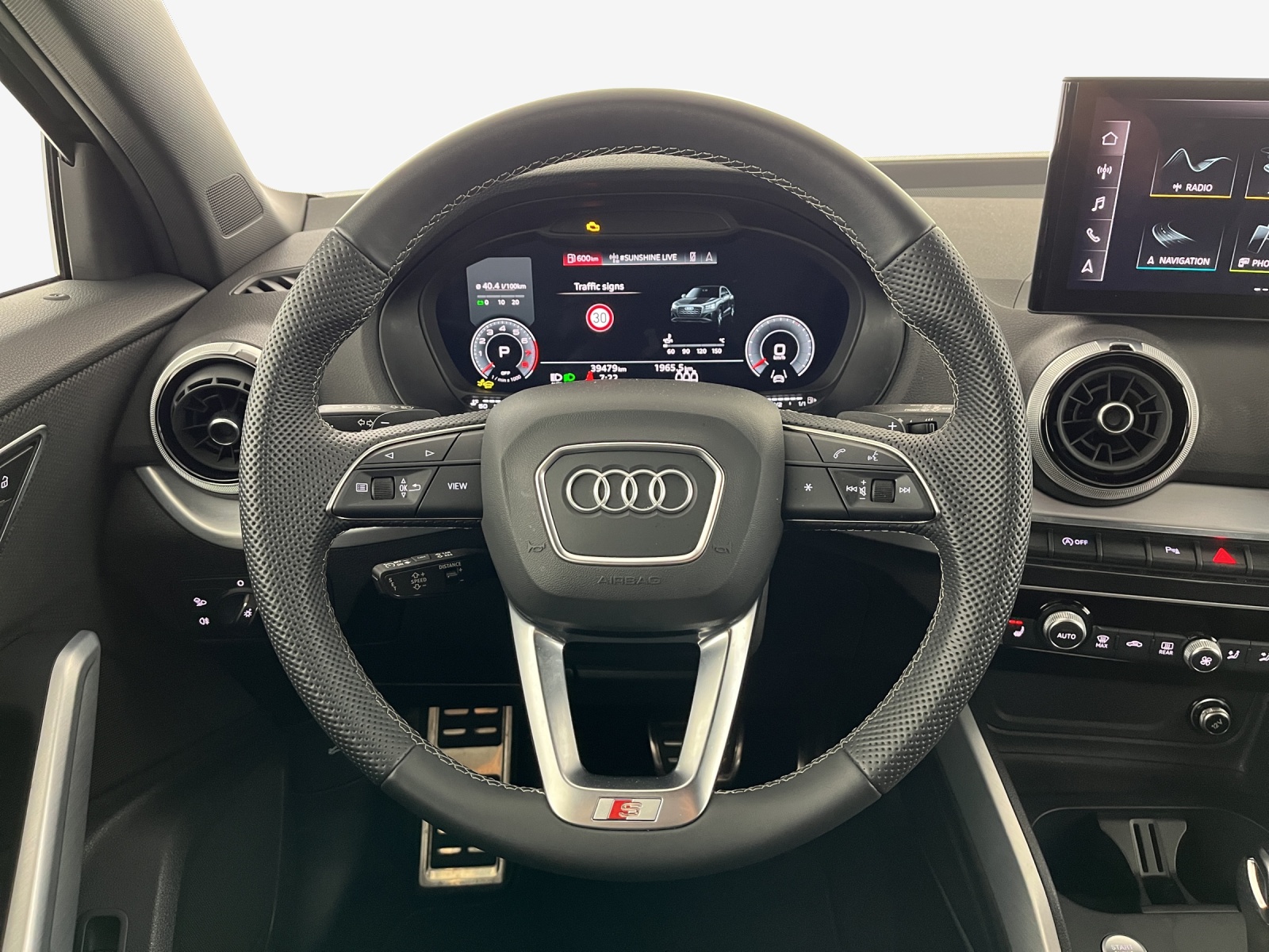 AUDI Q2 40 TFSI S line quattro S-tronic-image-9