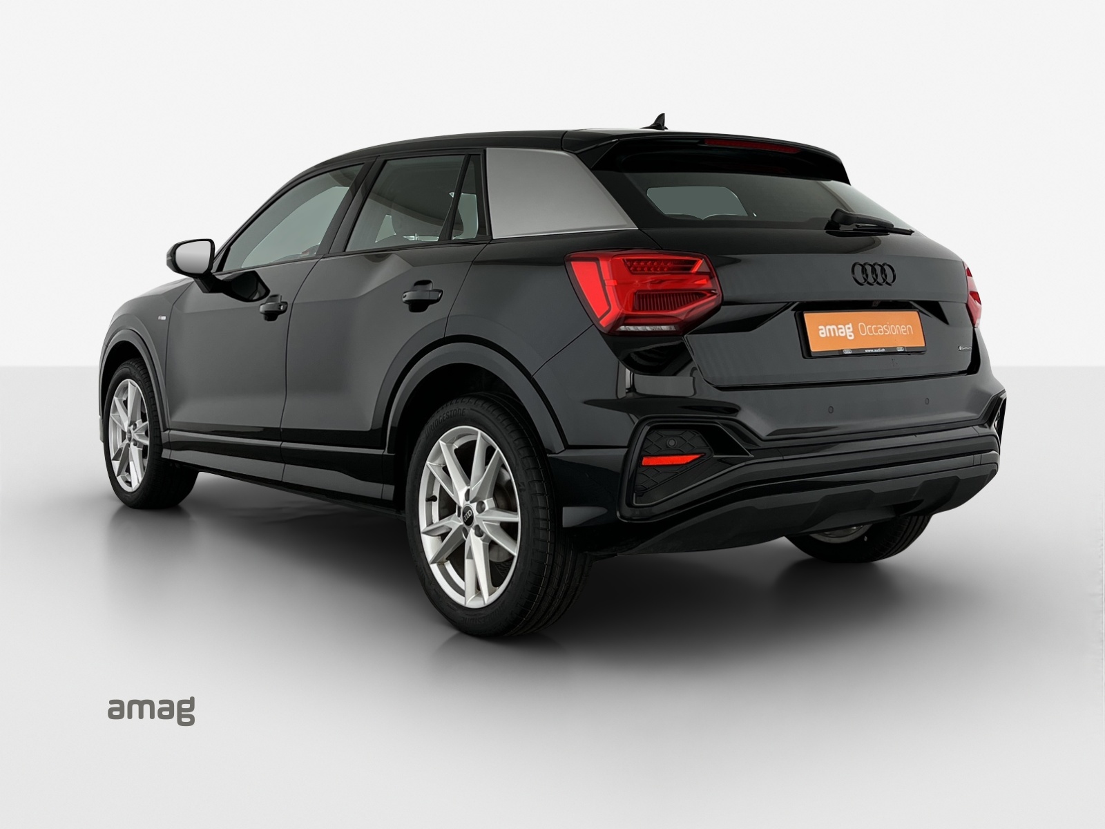 AUDI Q2 40 TFSI S line quattro S-tronic-image-2