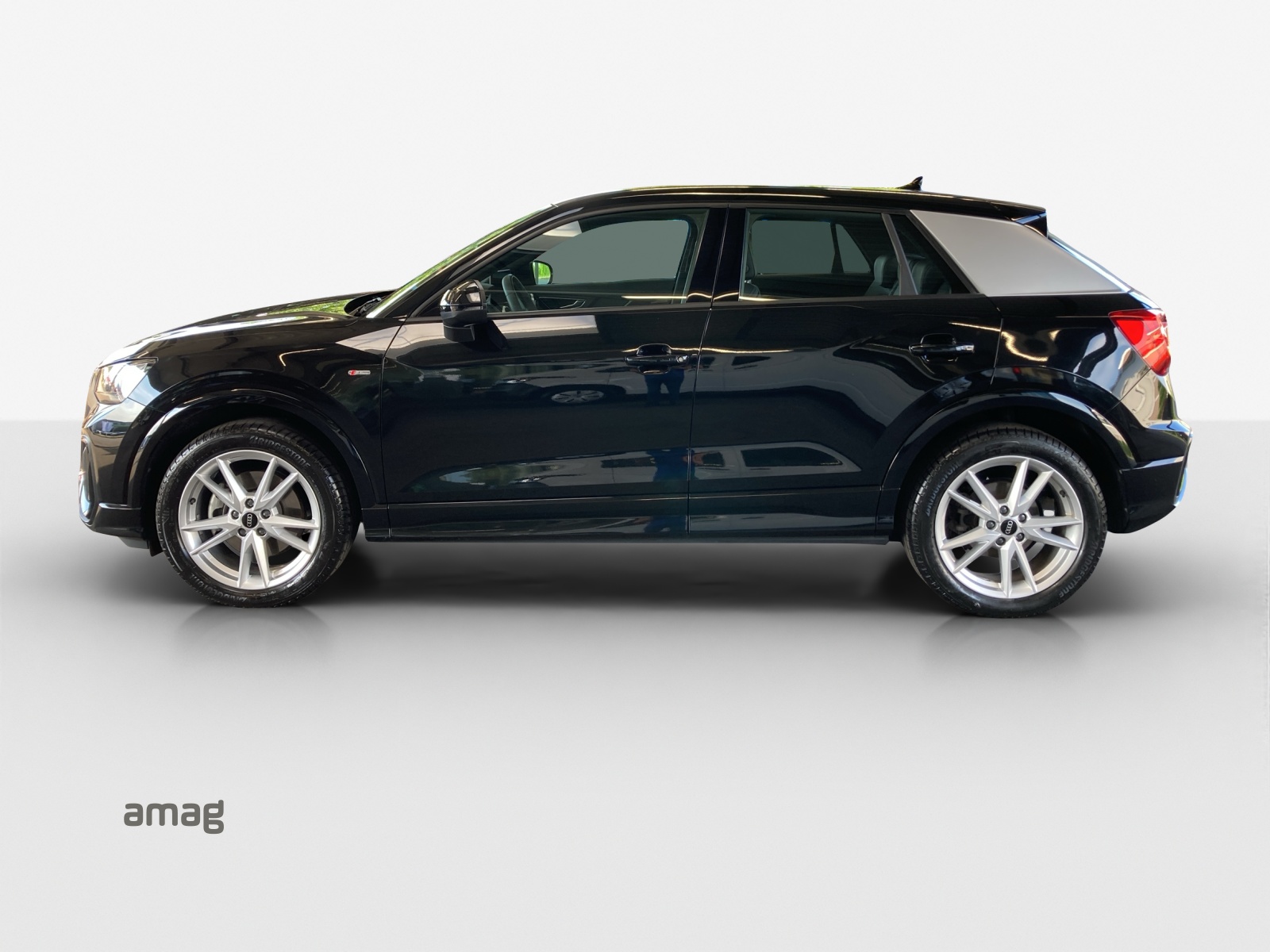 AUDI Q2 40 TFSI S line quattro S-tronic-showroom-element-1