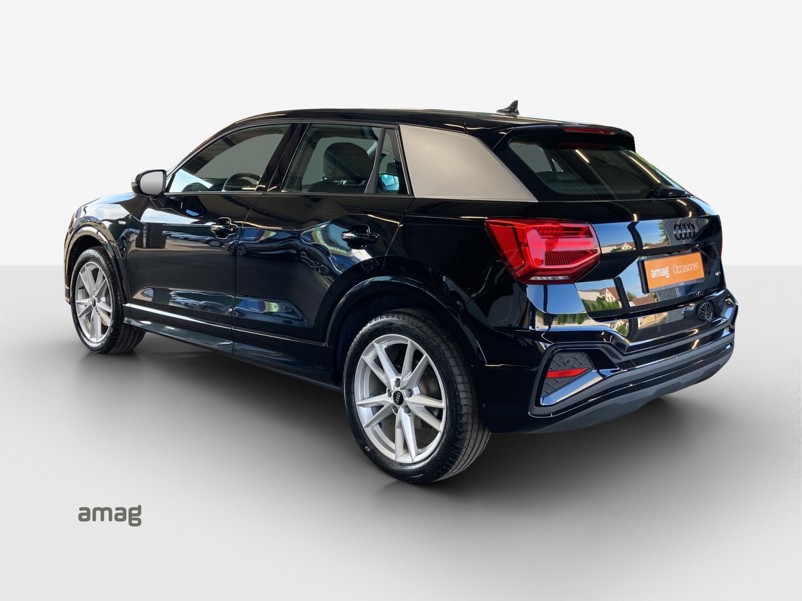 AUDI Q2 40 TFSI S line quattro S-tronic-showroom-element-2
