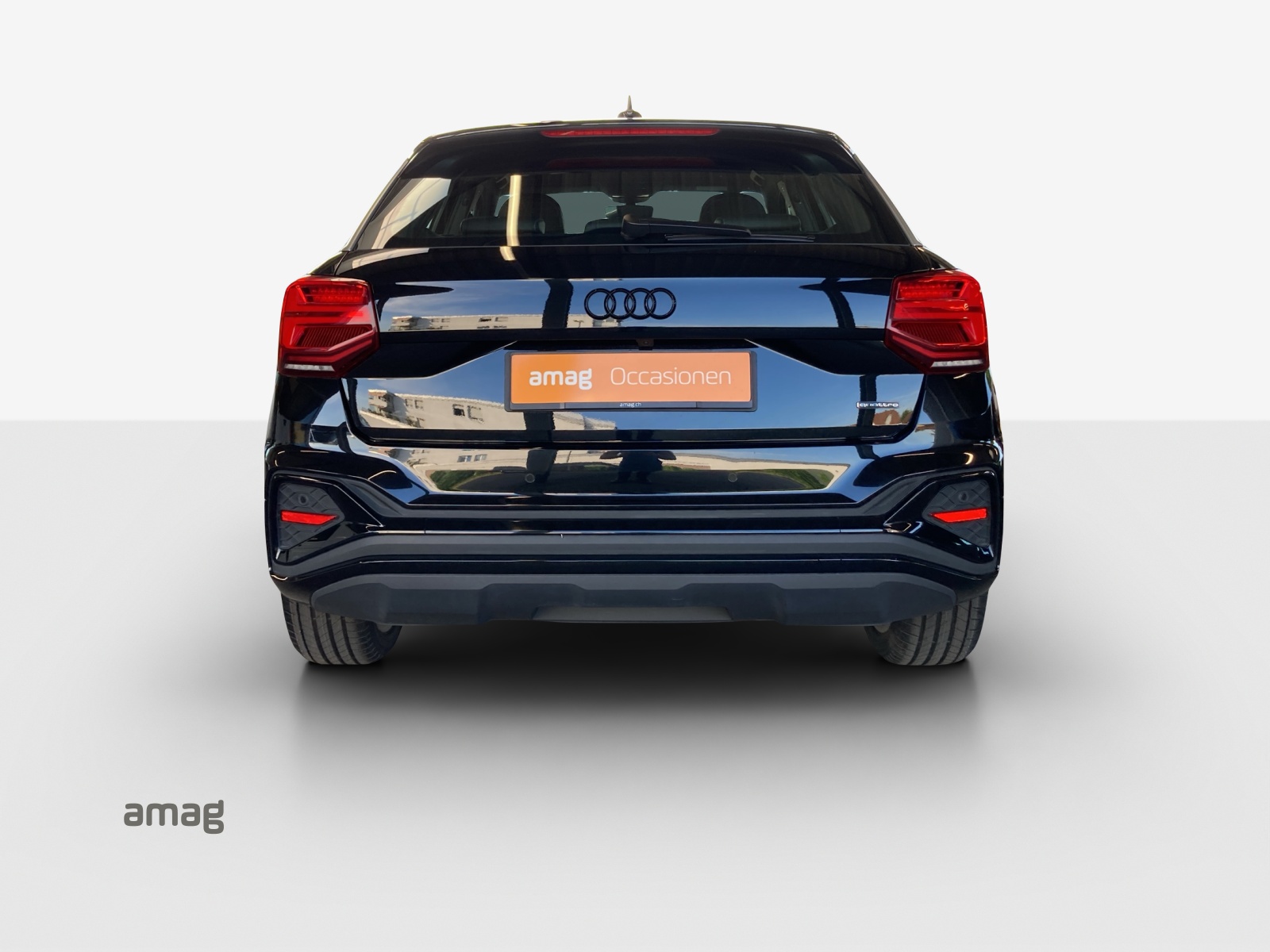 AUDI Q2 40 TFSI S line quattro S-tronic-showroom-element-3