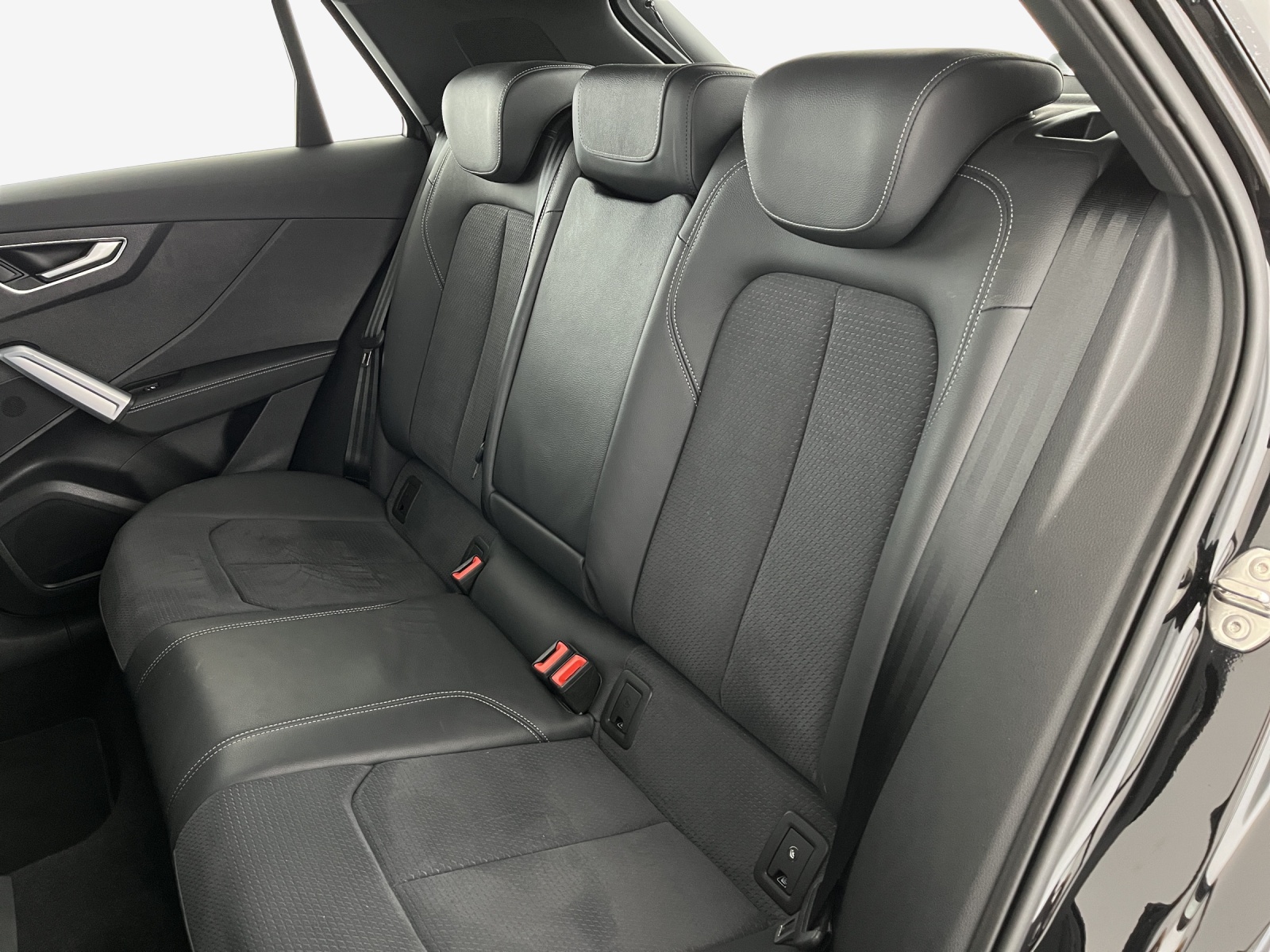 AUDI Q2 40 TFSI S line quattro S-tronic-image-11