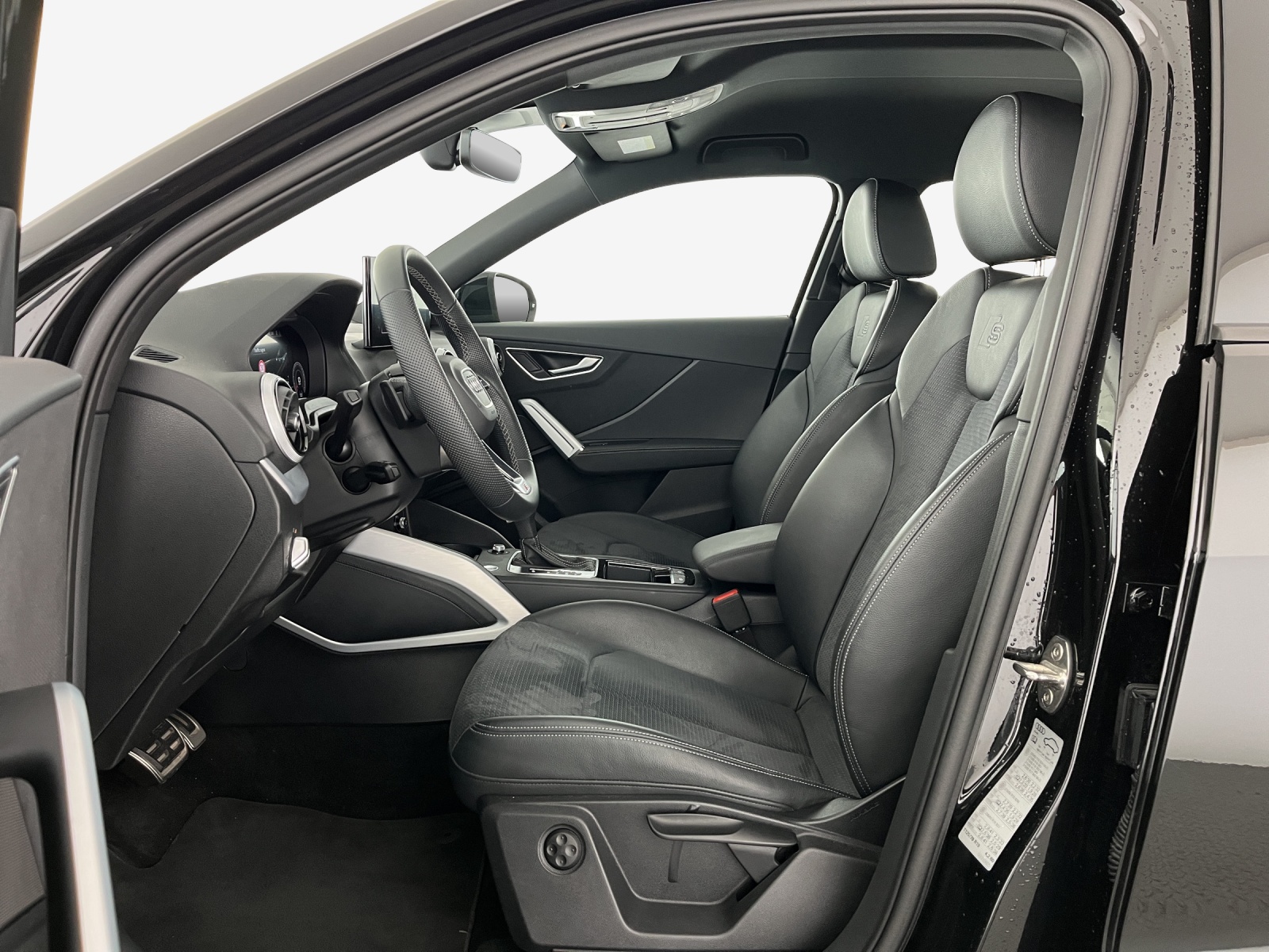 AUDI Q2 40 TFSI S line quattro S-tronic-image-7