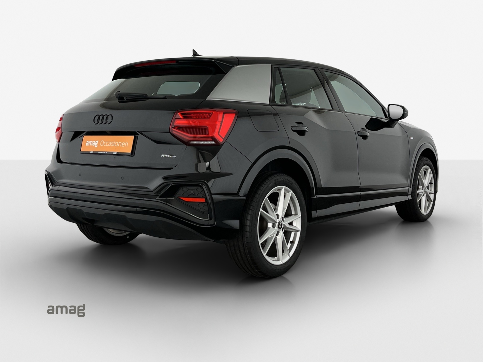 AUDI Q2 40 TFSI S line quattro S-tronic-image-4