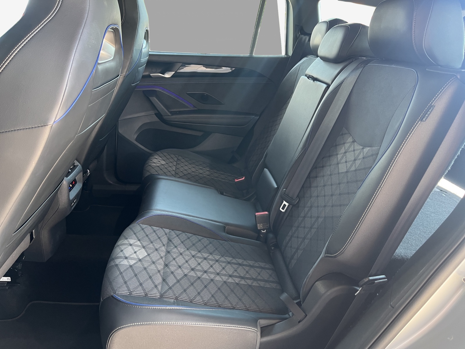 VW Tayron 2.0 TSI R-Line DSG 4Motion-image-11