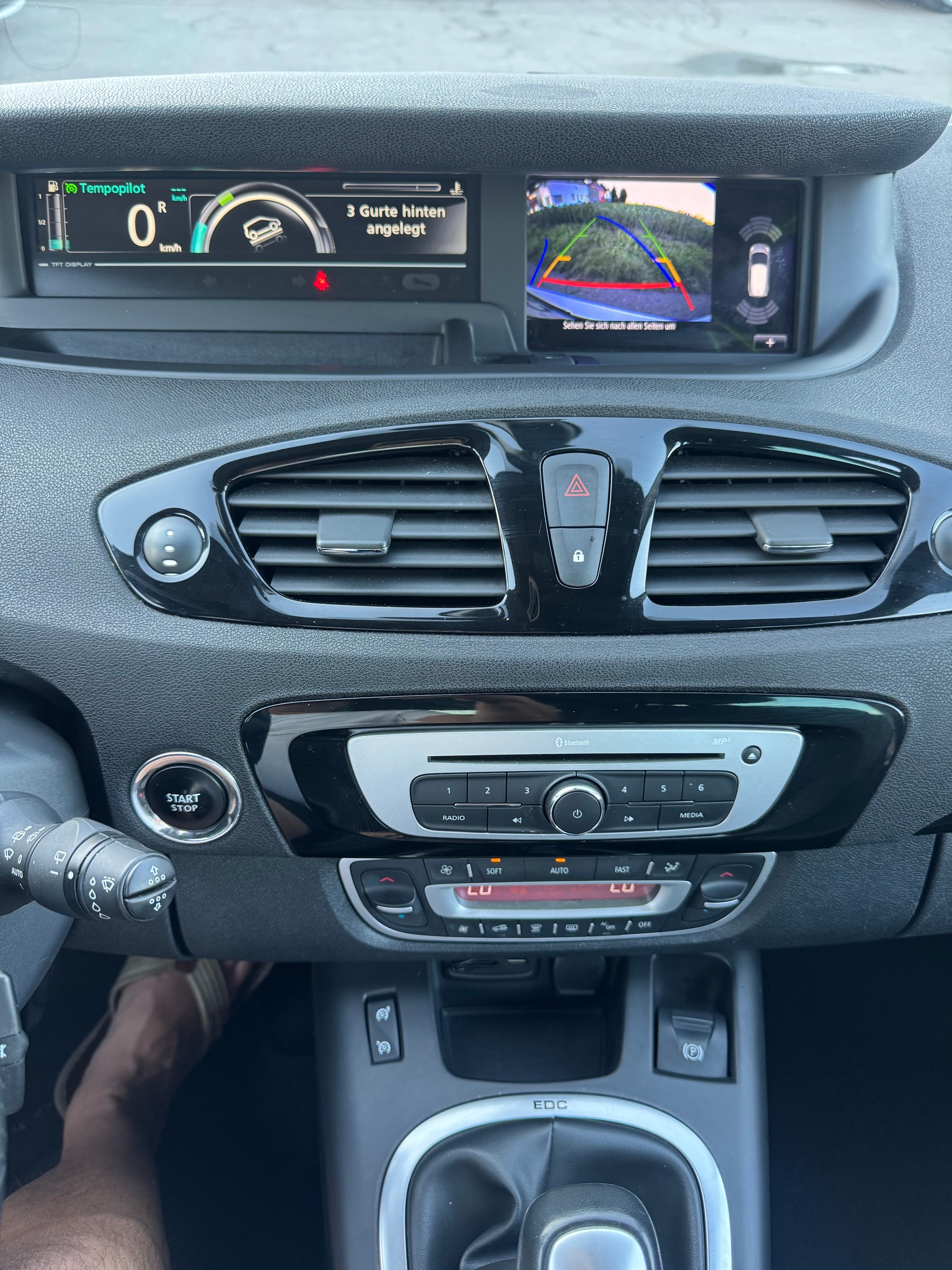 RENAULT Grand Scénic 1.5 dCi Bose EDC-image-15