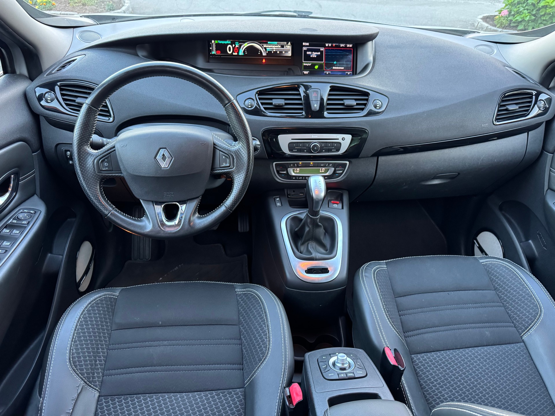 RENAULT Grand Scénic 1.5 dCi Bose EDC-image-14
