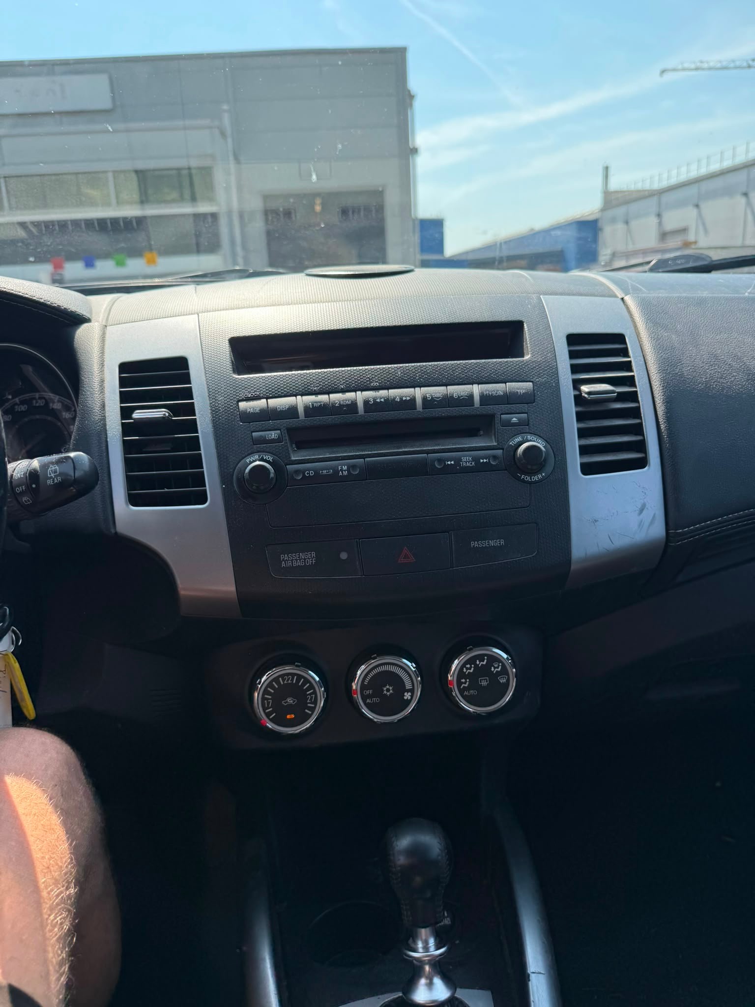MITSUBISHI Outlander 2.2 DID Invite 4WD TC-SST-image-22