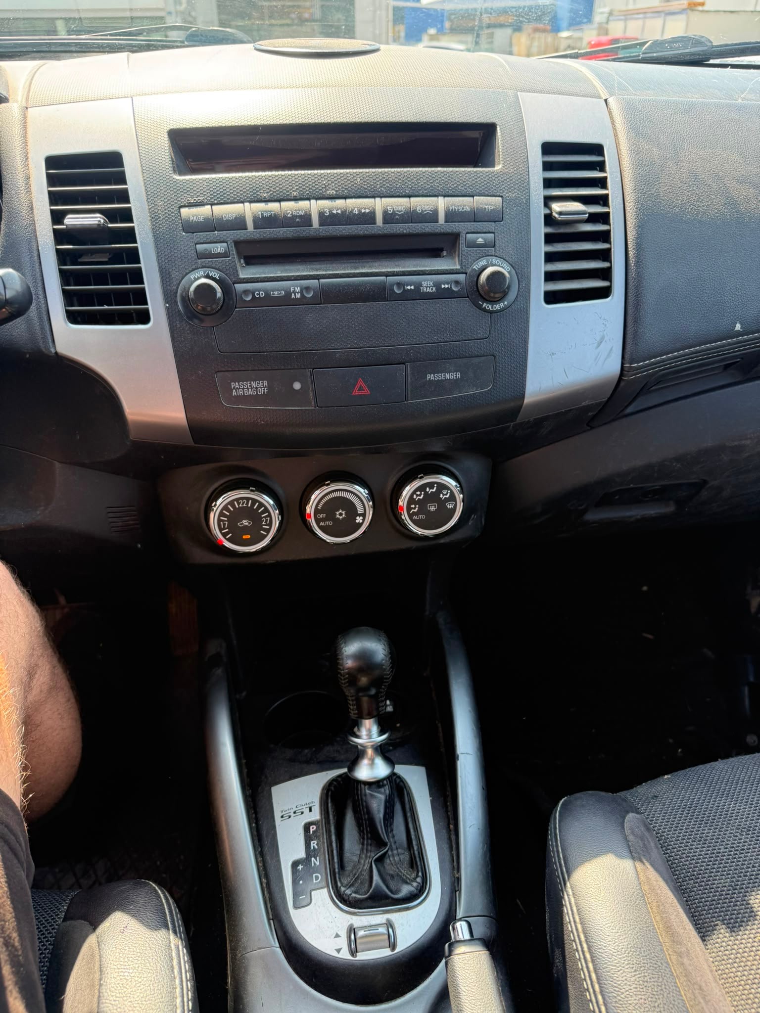 MITSUBISHI Outlander 2.2 DID Invite 4WD TC-SST-image-23