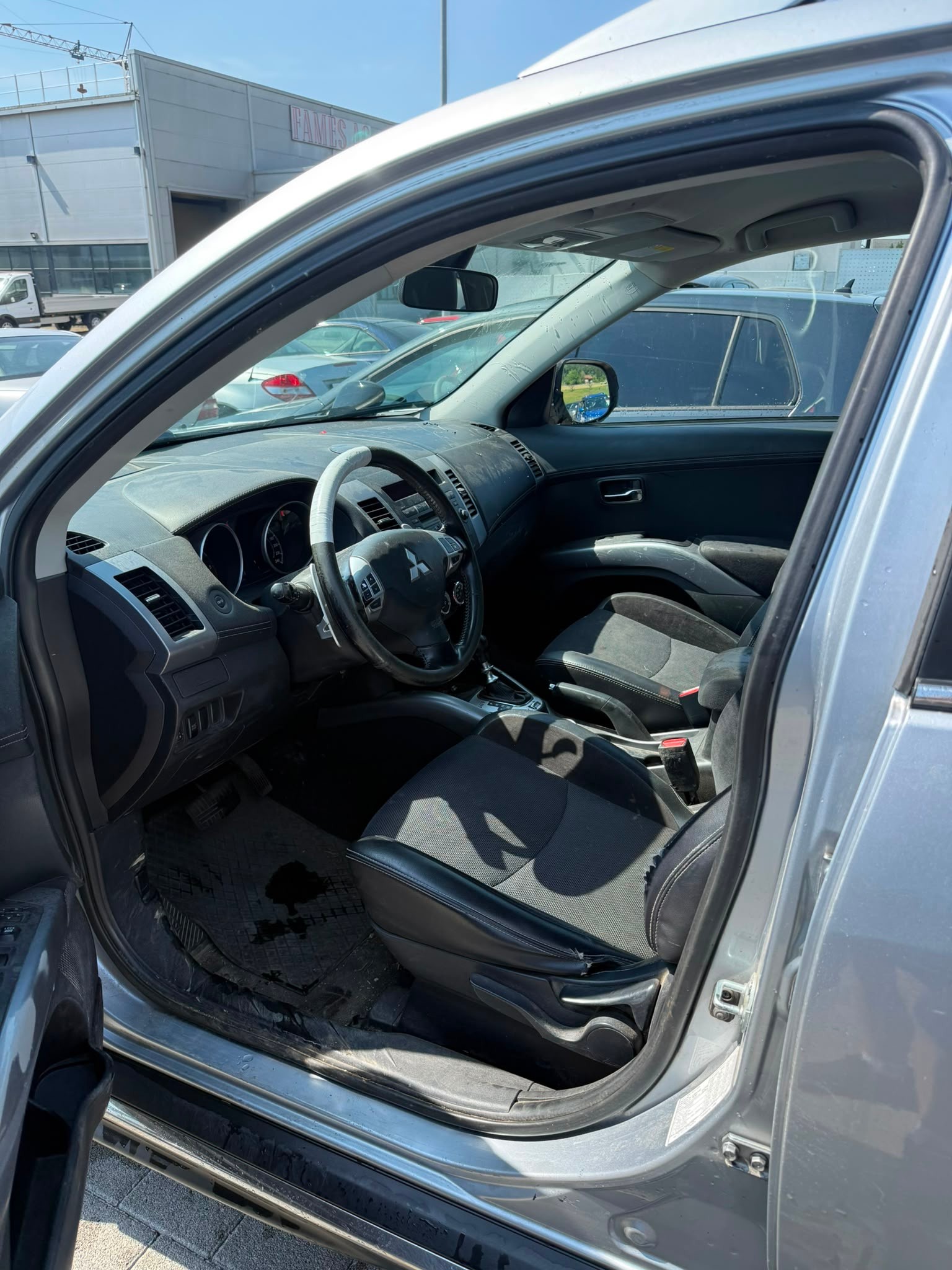 MITSUBISHI Outlander 2.2 DID Invite 4WD TC-SST-image-10