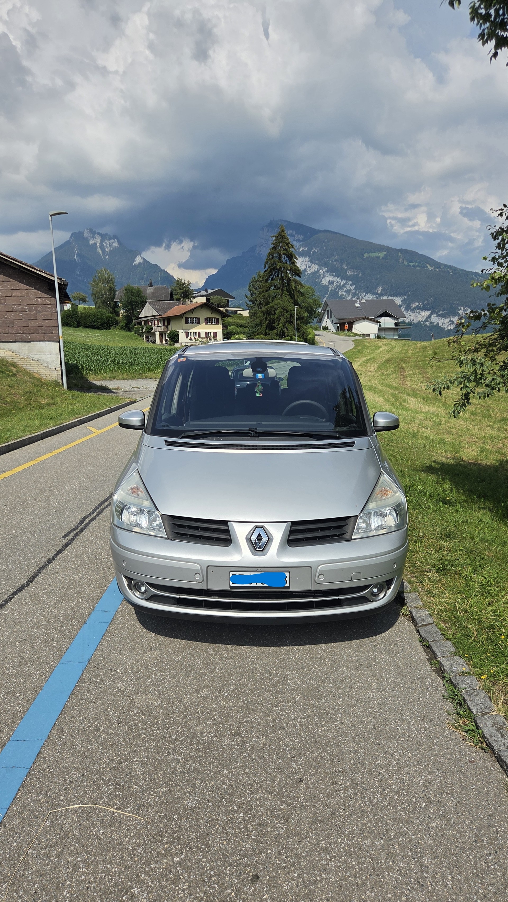 RENAULT 2.0 dCi 173 Swiss Edition-image-1