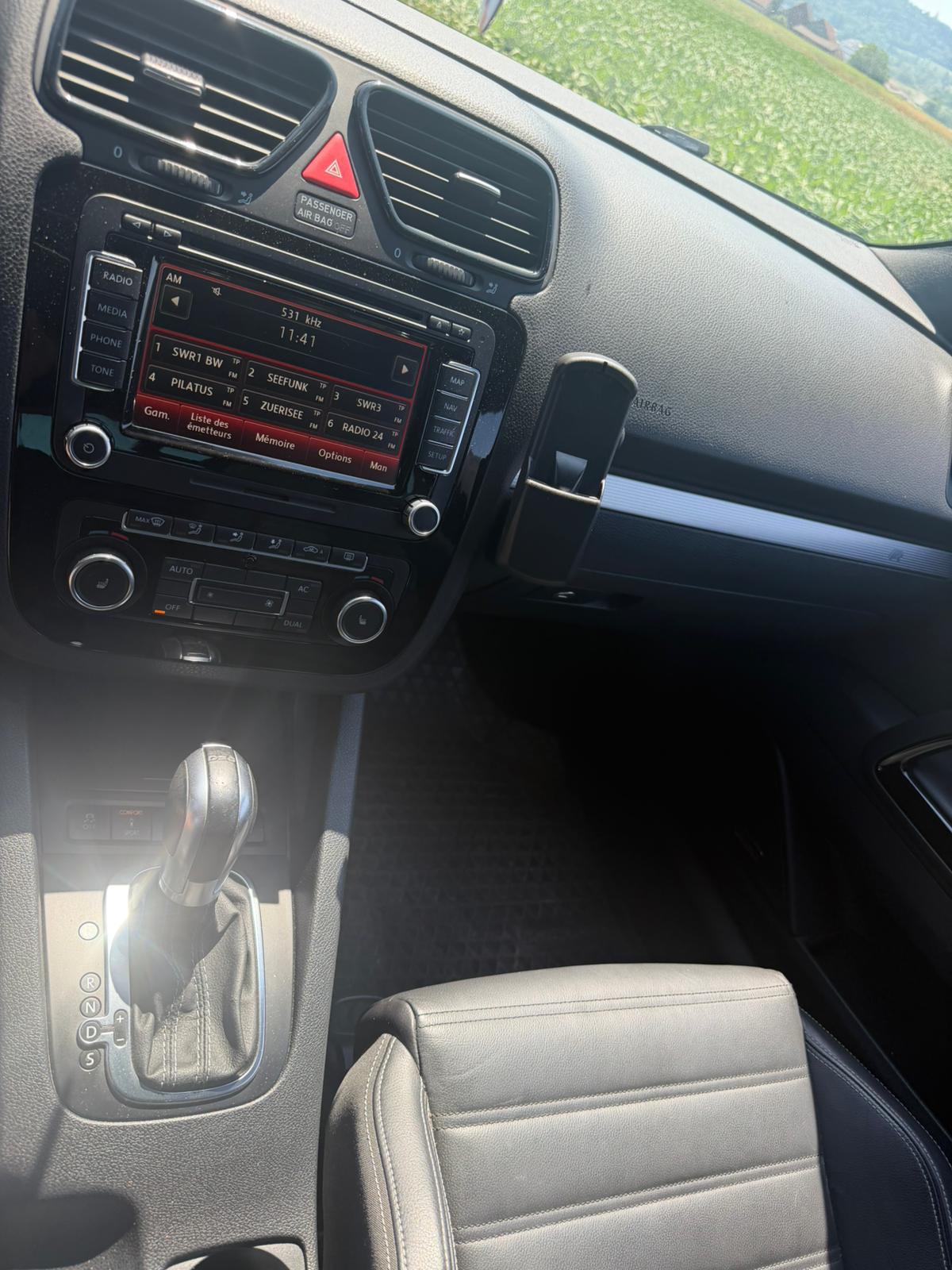 VW SCIROCCO R-image-12