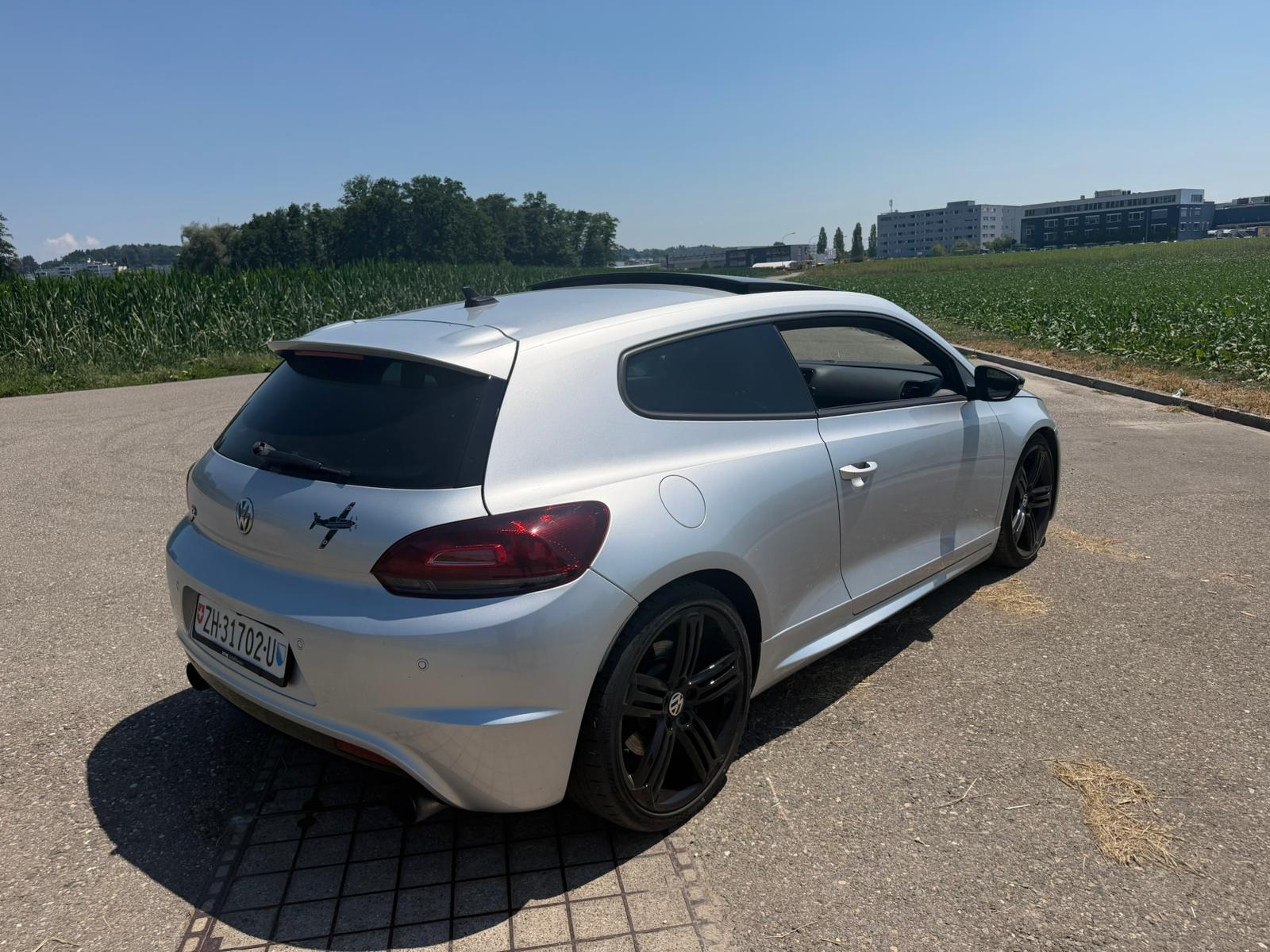 VW SCIROCCO R-image-5