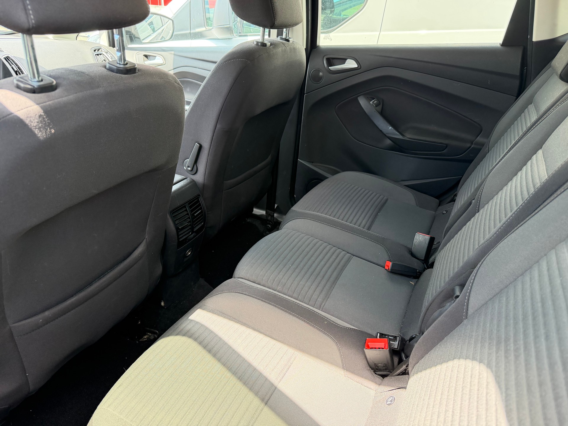FORD C-Max 1.0 SCTi Sync Edition-image-9