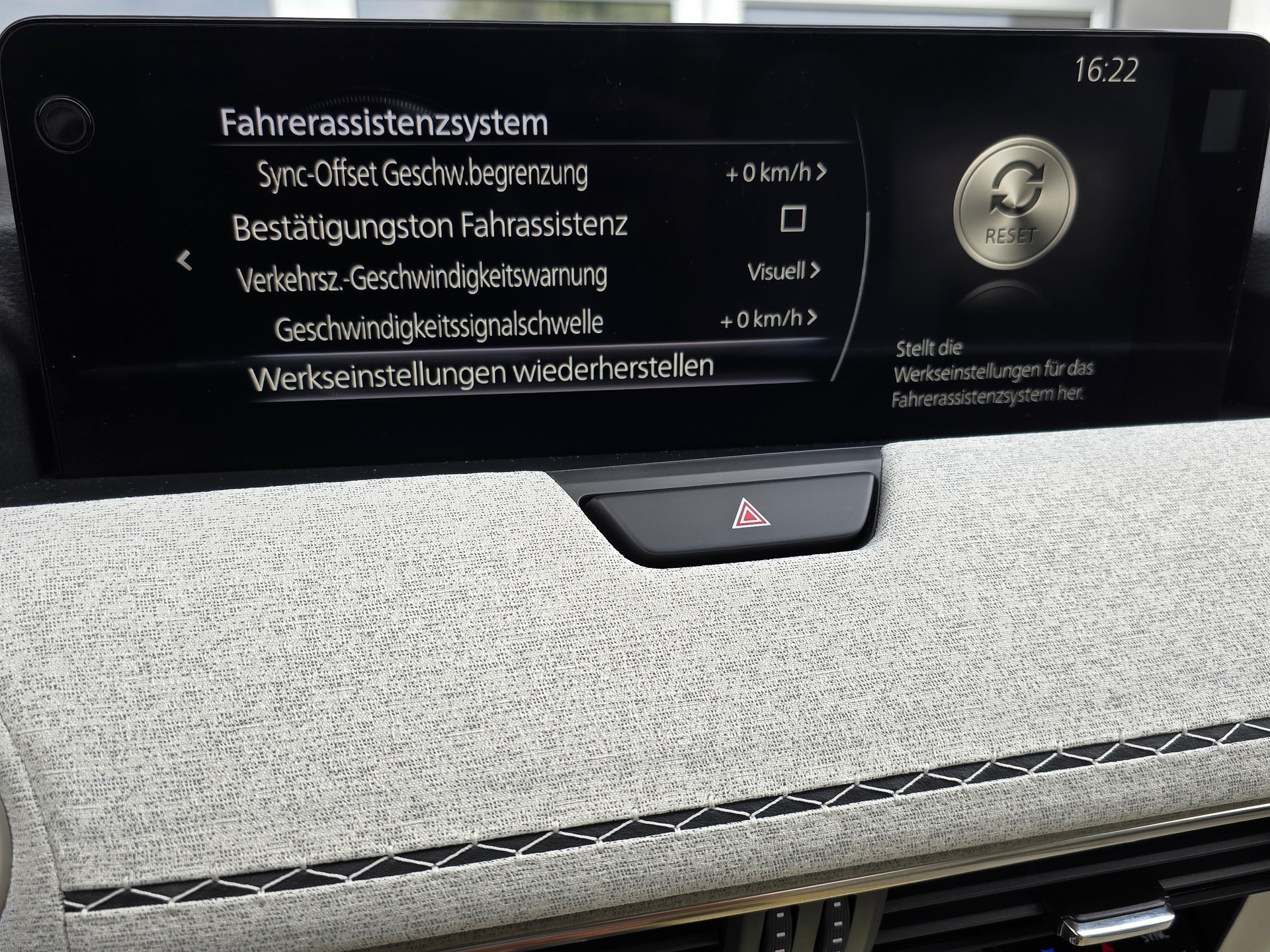 MAZDA CX-60 e-Skyactiv PHEV 327 AWD Takumi-image-24