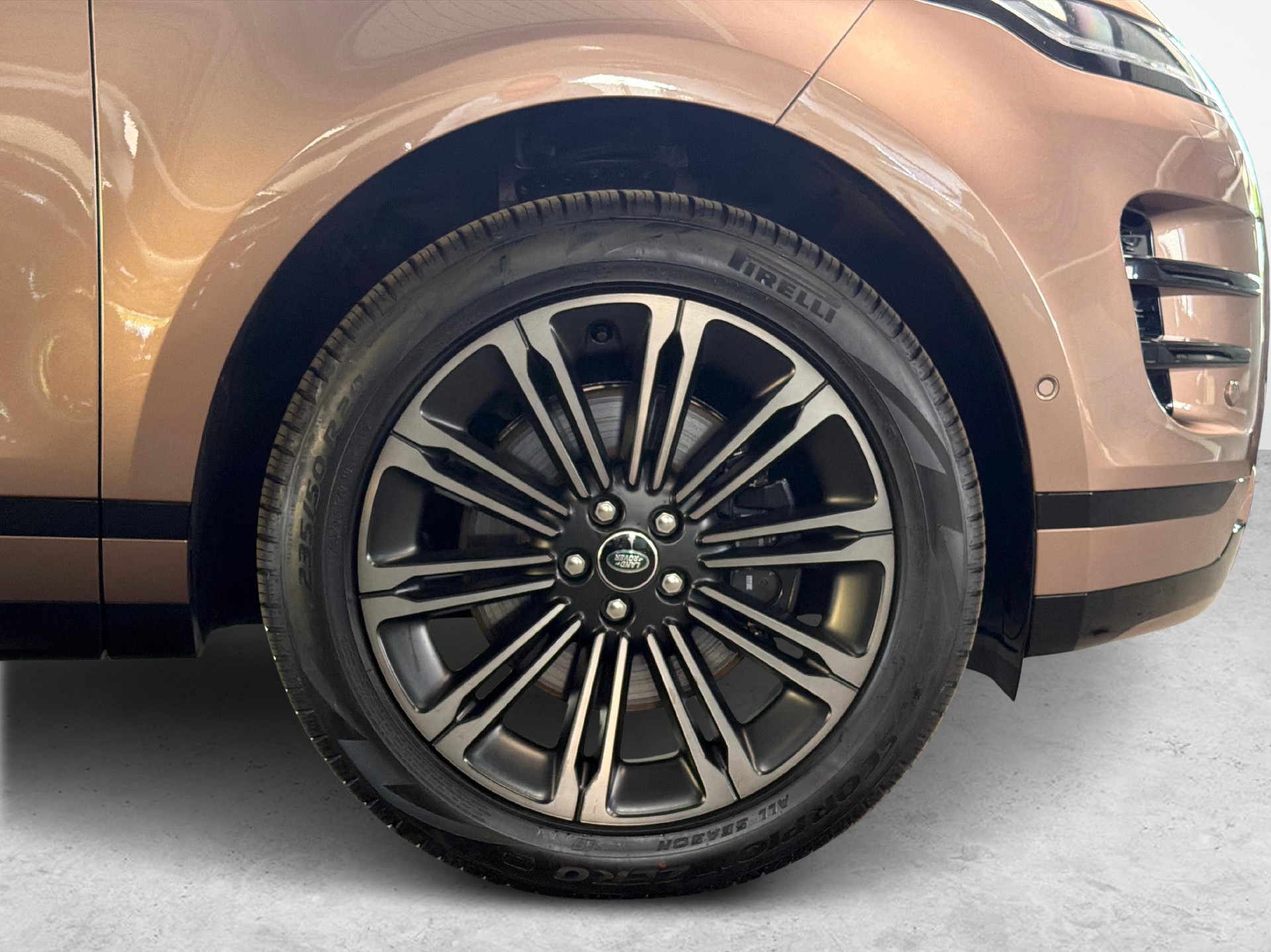 LAND ROVER Range Rover Evoque 1.5 T 270e Dynamic SE Plug In Hybrid-image-19