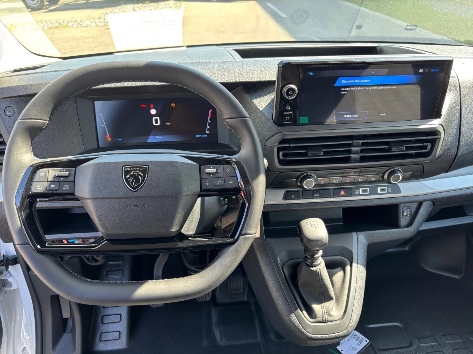 PEUGEOT Expert 1.5 BlueHDi 120 S&S Standard-image-6