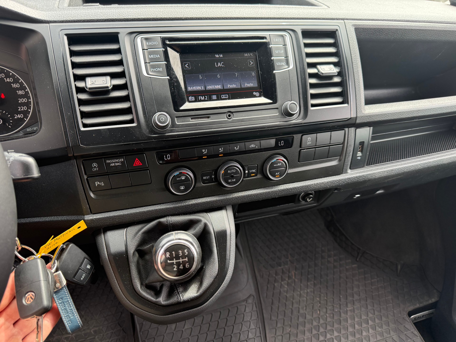 VW T6 California 2.0 TDI Beach 4Motion-image-12