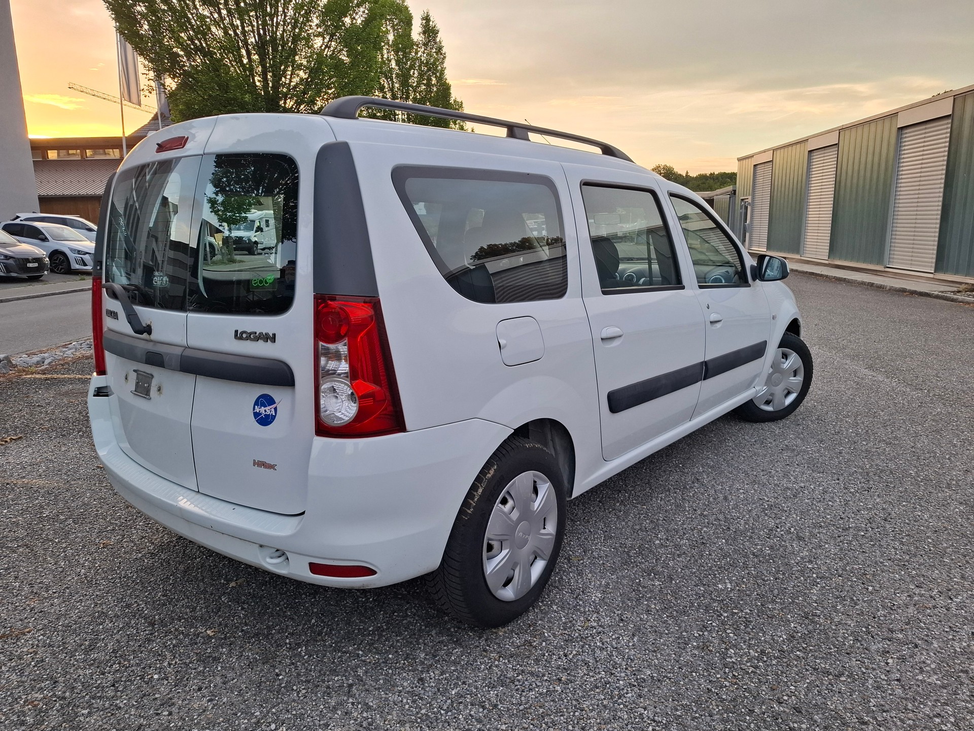 DACIA Logan 1.6 16V E85 Lauréate-image-3