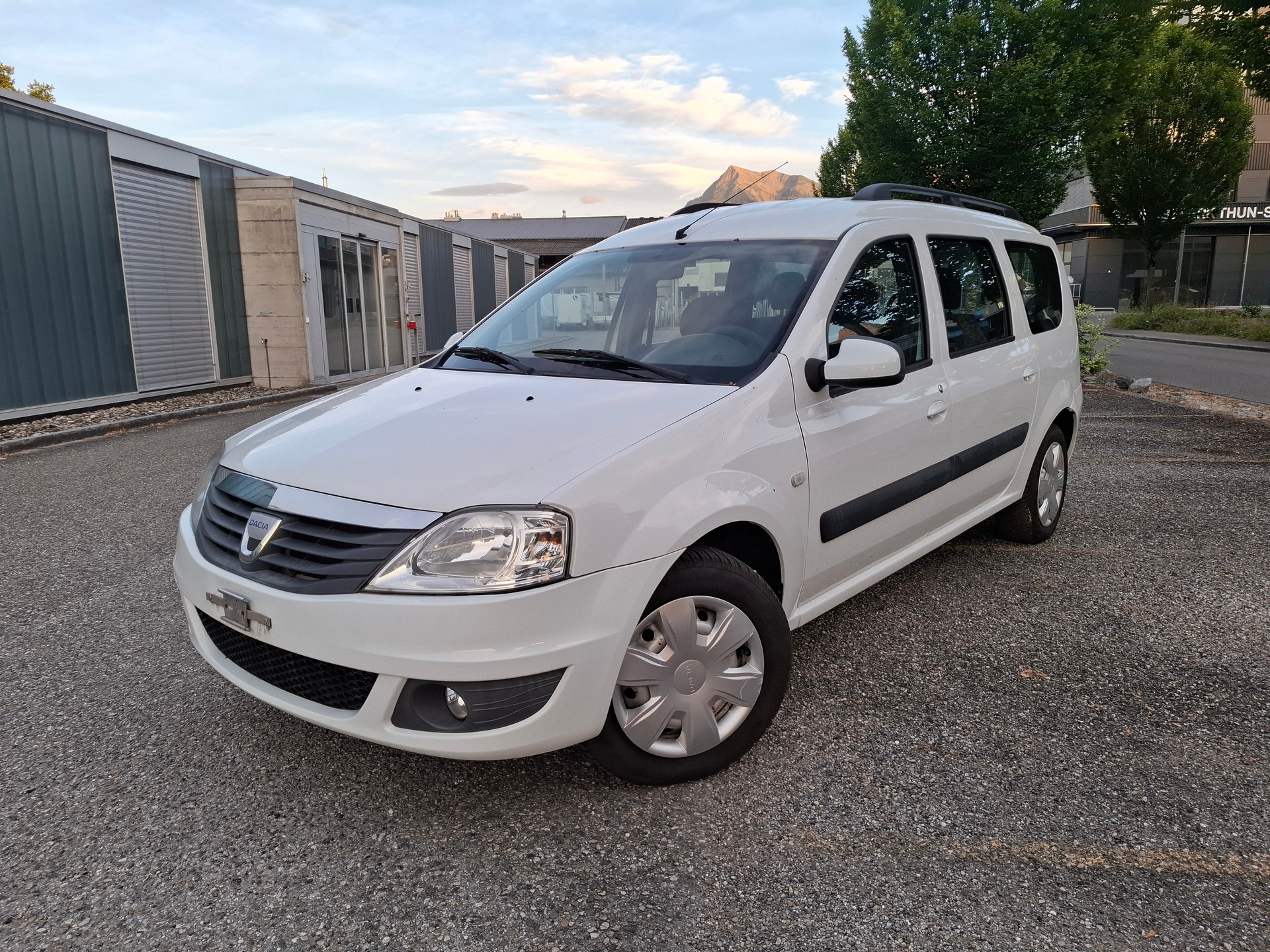 DACIA Logan 1.6 16V E85 Lauréate-image-9