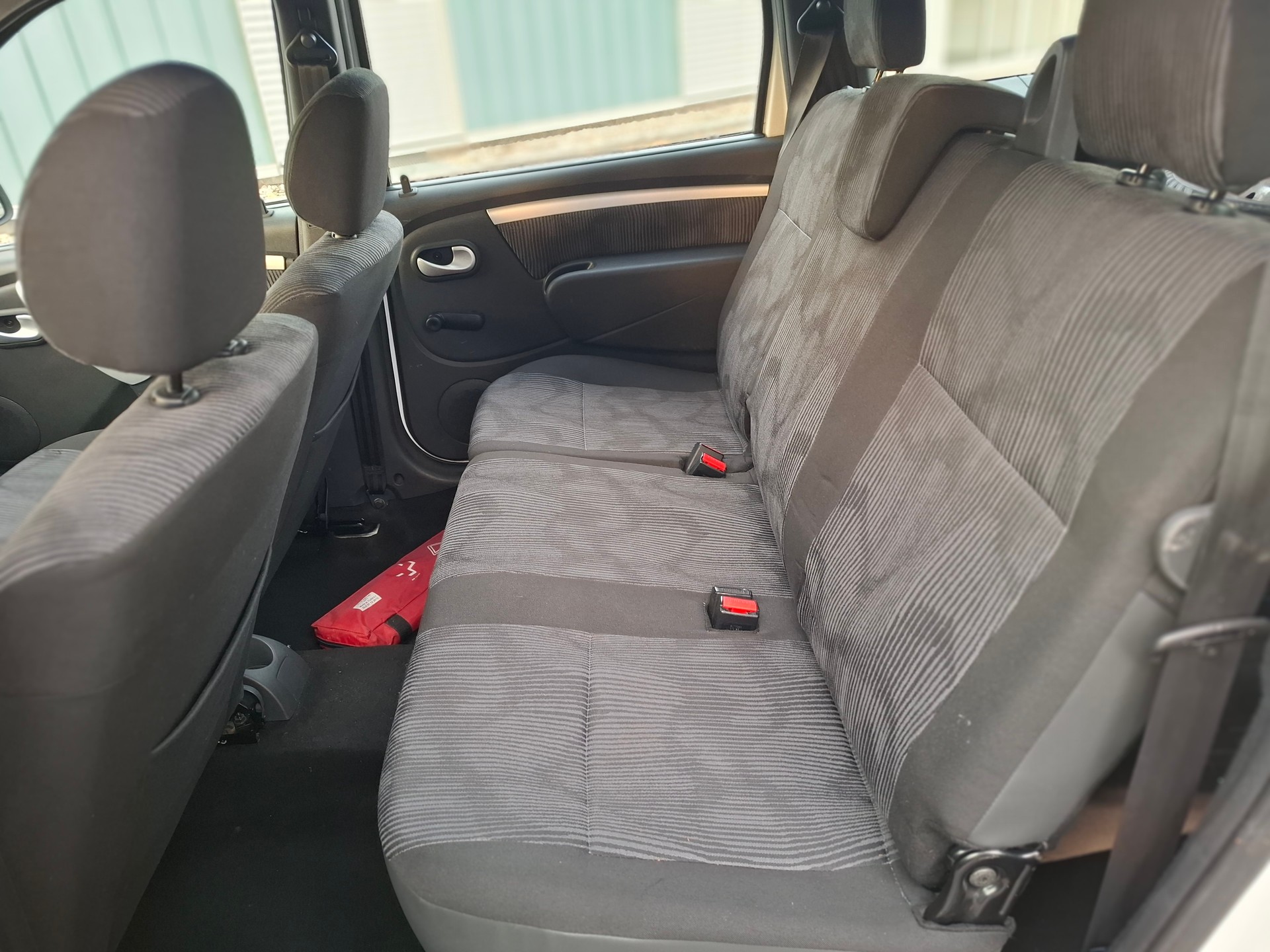 DACIA Logan 1.6 16V E85 Lauréate-image-5