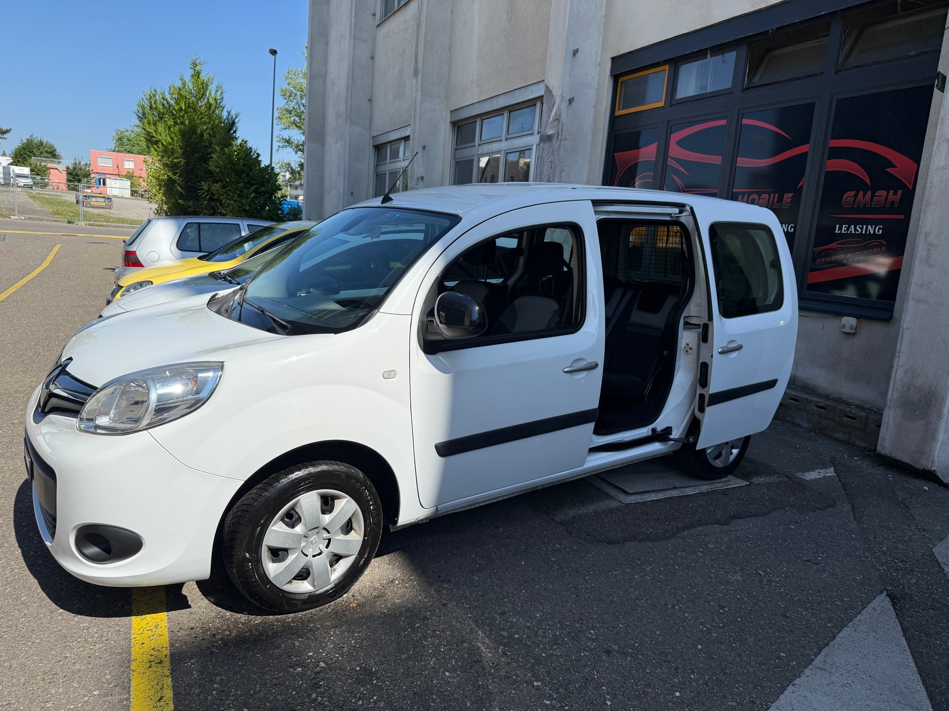 RENAULT Kangoo 1.5 dCi Zen+-image-2