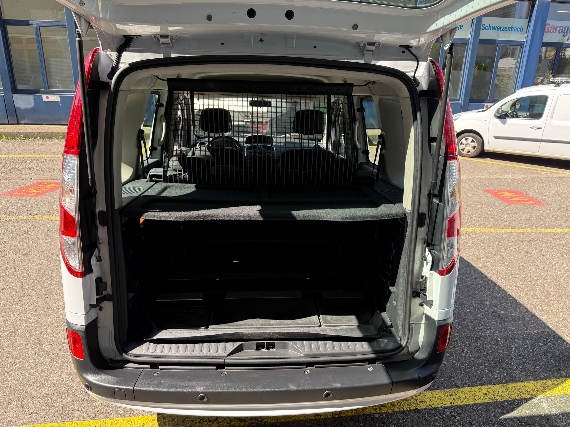 RENAULT Kangoo 1.5 dCi Zen+-image-10