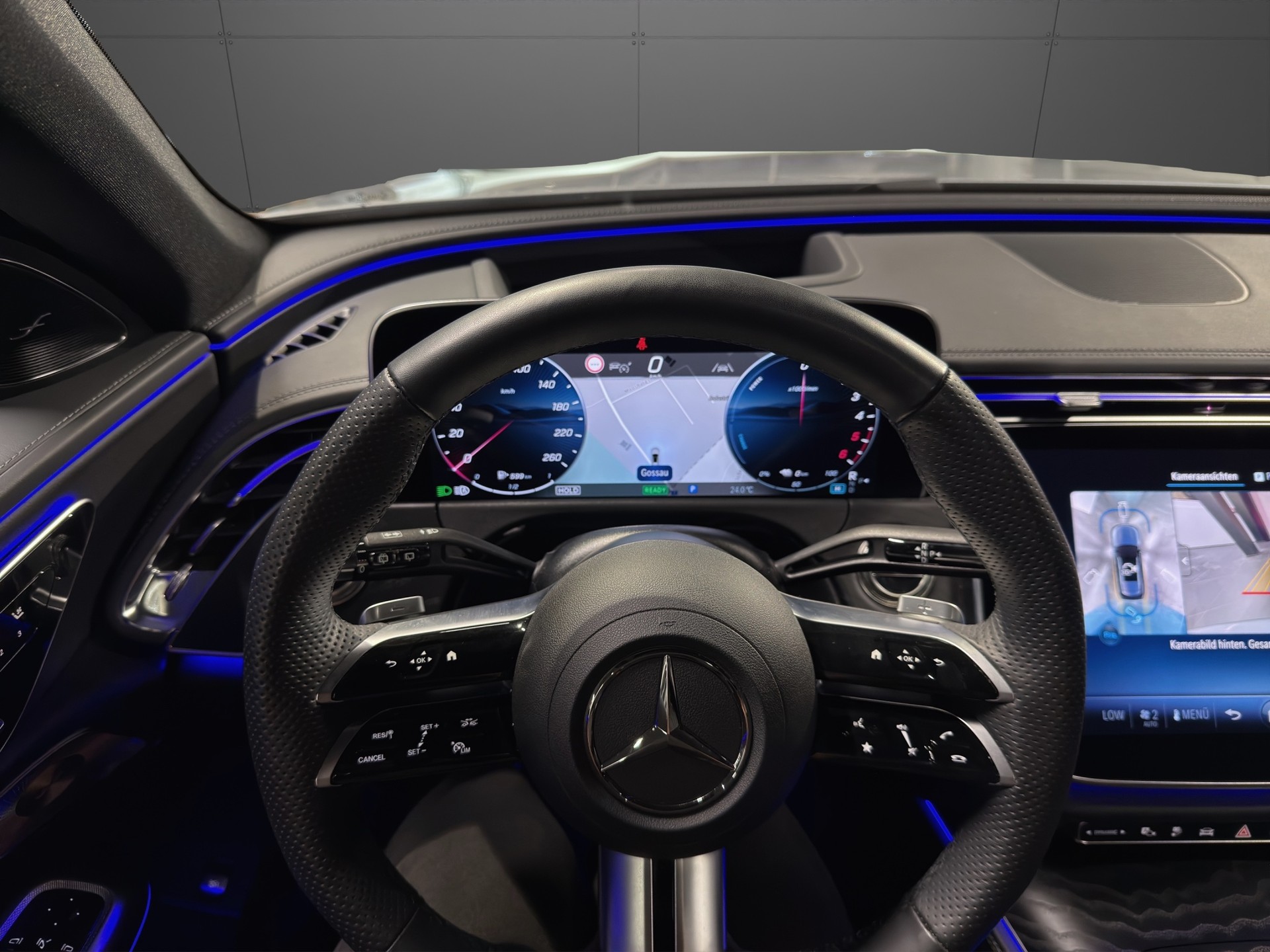 MERCEDES-BENZ E 300 de T 4Matic EQ Hybrid 9G-Tronic AMG Line-image-15