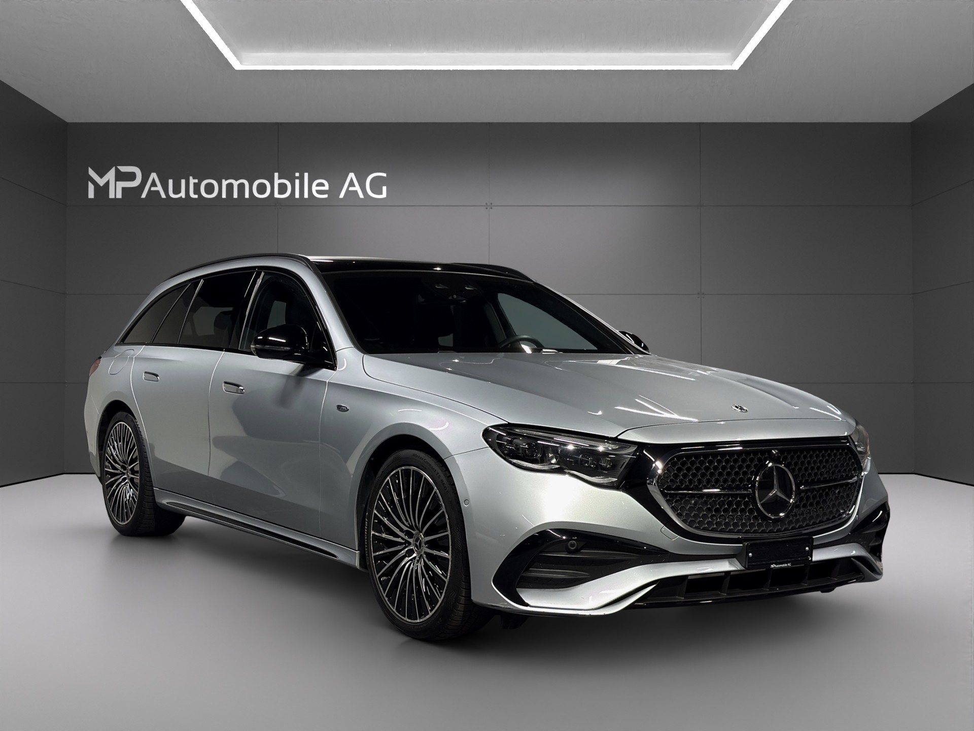 MERCEDES-BENZ E 300 de T 4Matic EQ Hybrid 9G-Tronic AMG Line-image-1
