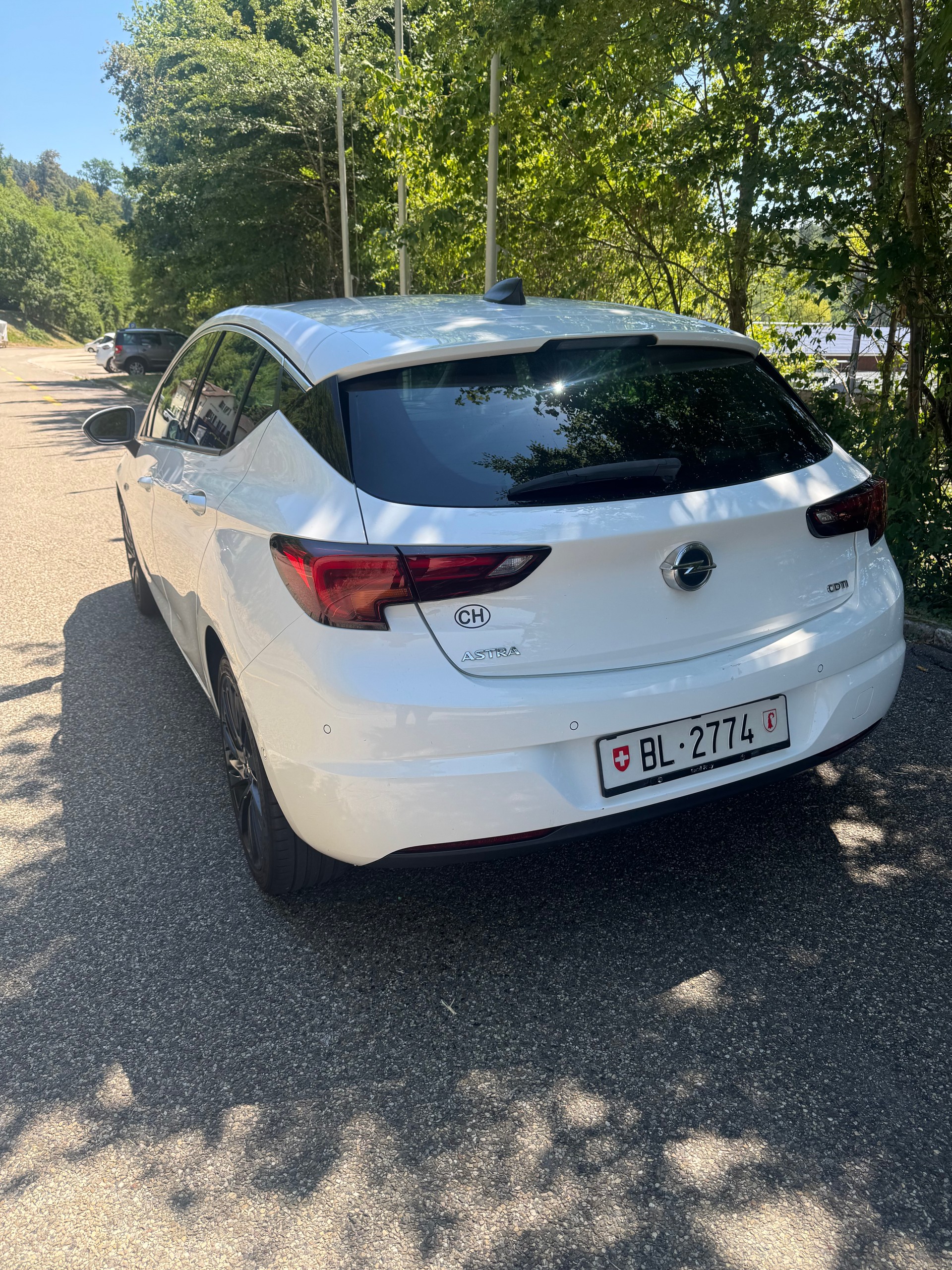 OPEL Astra 1.6 CDTi ecoF Dynamic Automatic-image-3