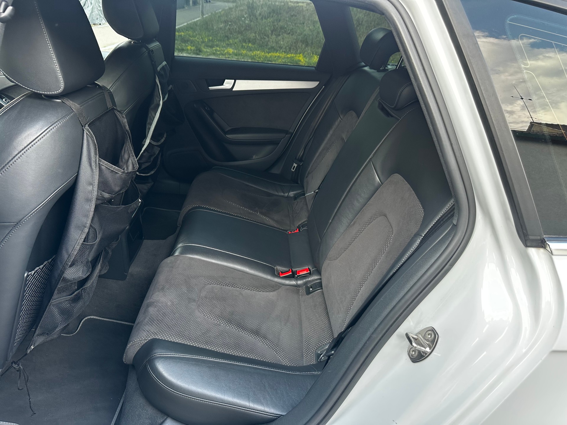 AUDI A4 Avant 3.0 TDI quattro S-tronic S-Line-image-7