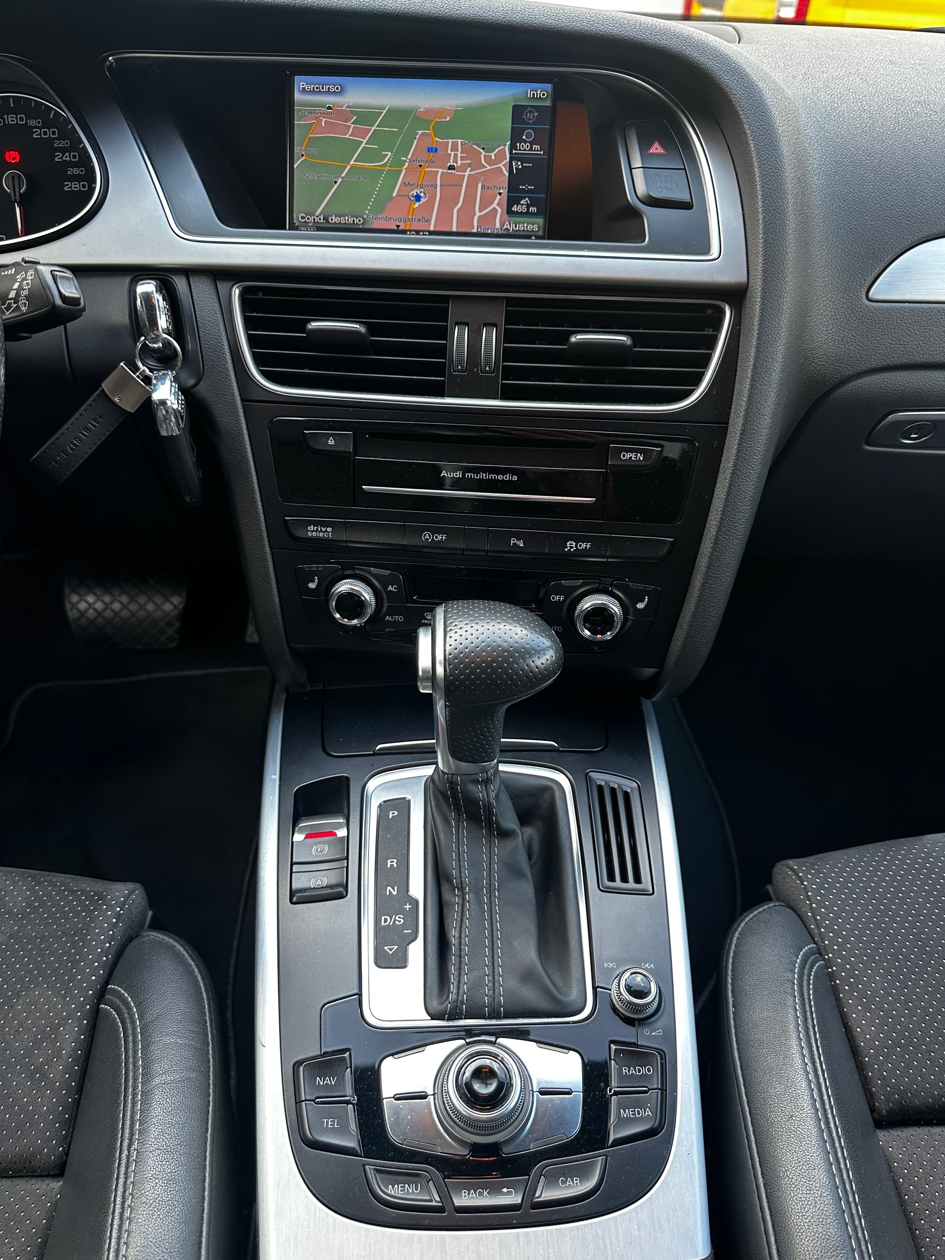 AUDI A4 Avant 3.0 TDI quattro S-tronic S-Line-image-9