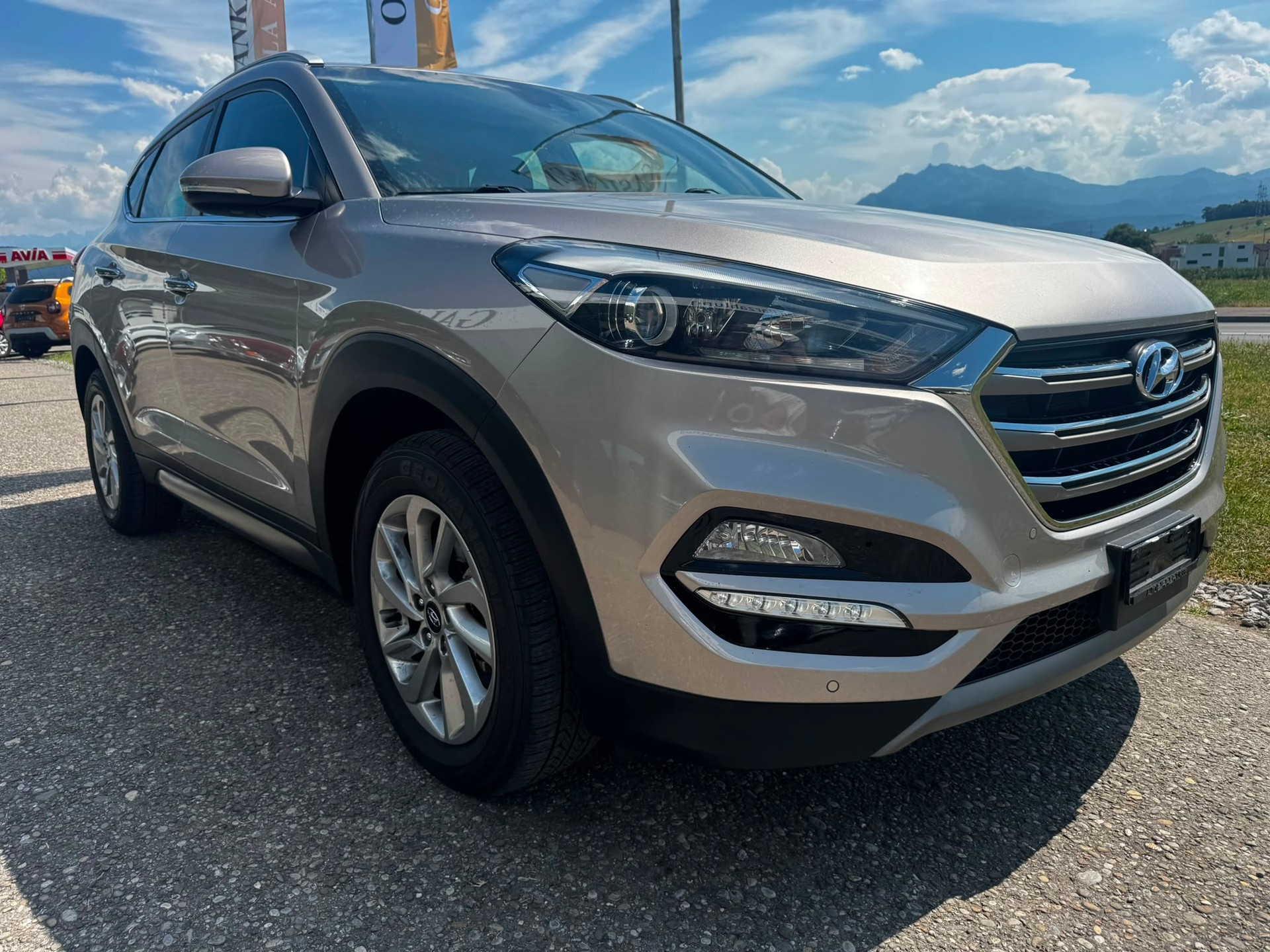 HYUNDAI Tucson 2.0 CRDI Plena 4WD Automatic-image-2