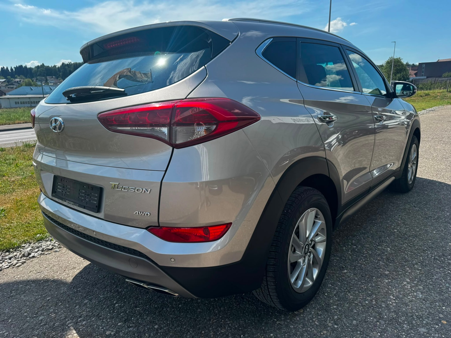 HYUNDAI Tucson 2.0 CRDI Plena 4WD Automatic-image-4