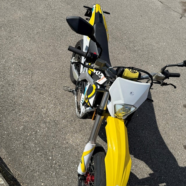 SUR-RON STROM BEE-image-2
