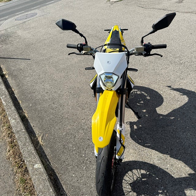 SUR-RON STROM BEE-image-1