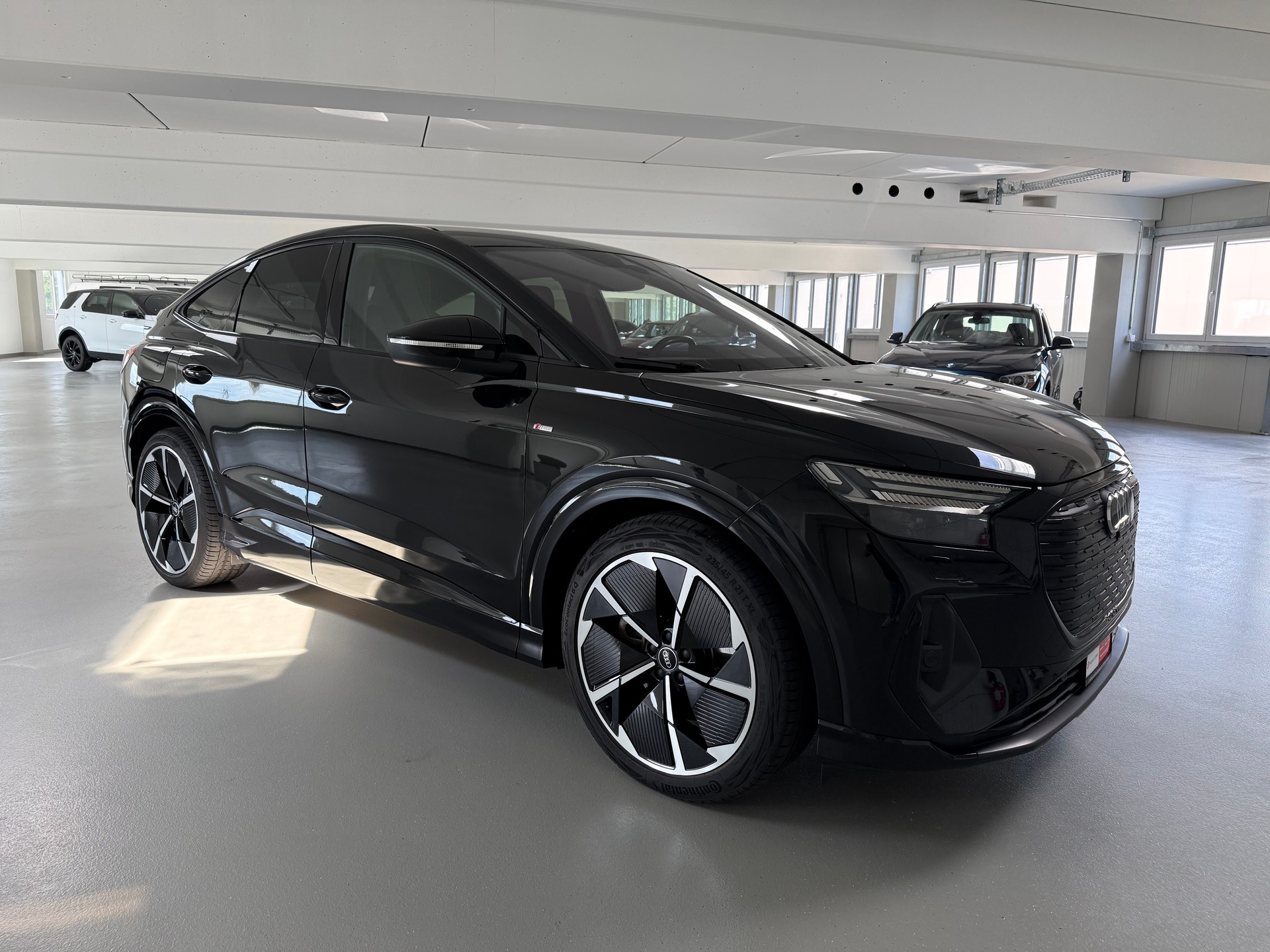 AUDI Q4 Sportback e-tron 50 quattro-image-2